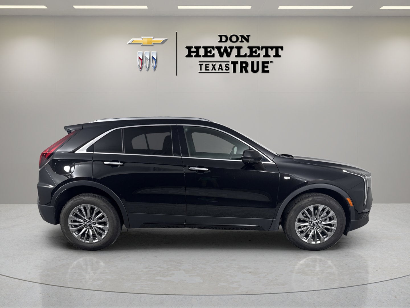 2025 Cadillac XT4 FWD Premium Luxury