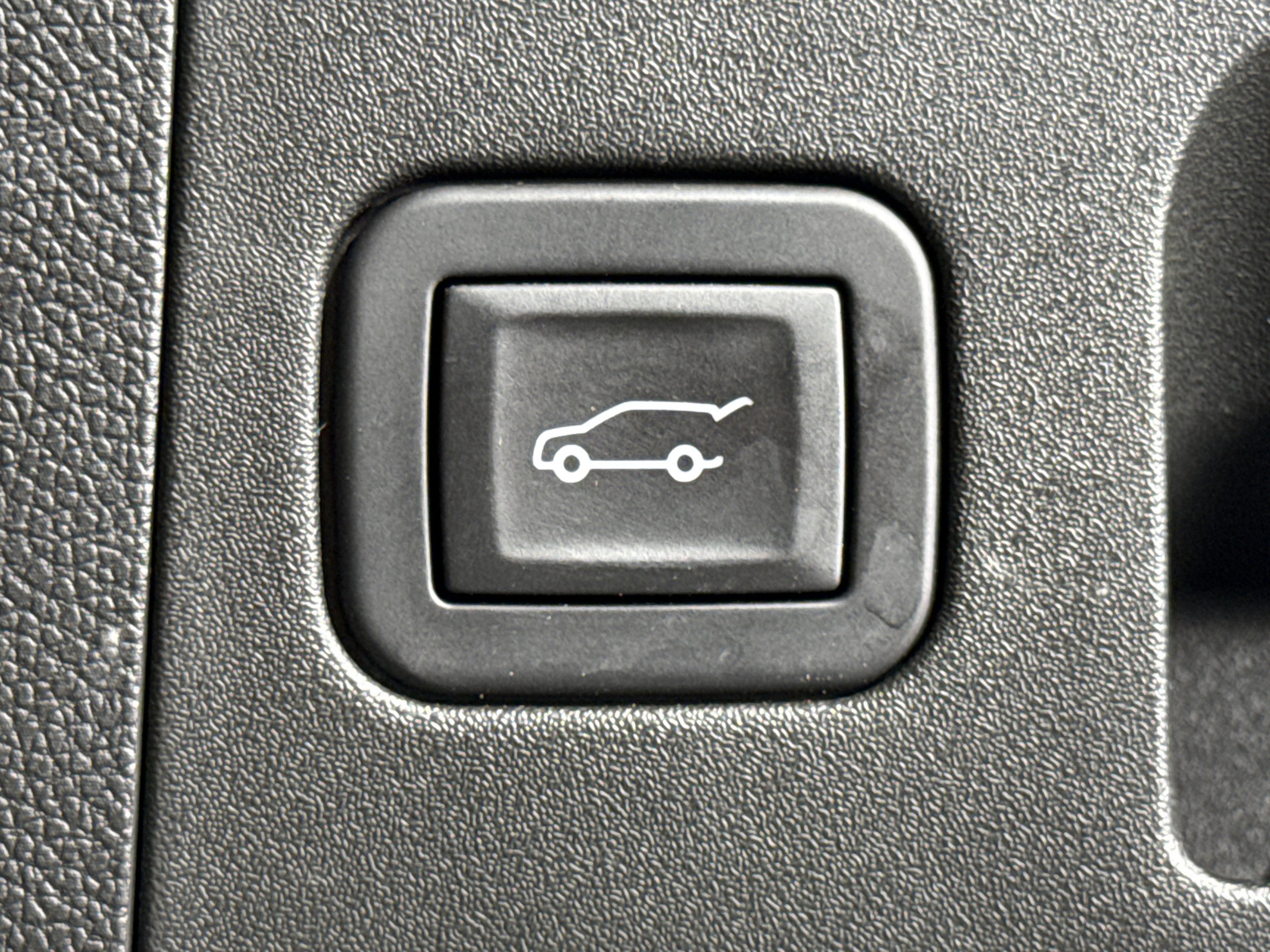 2025 Cadillac XT4 FWD Premium Luxury
