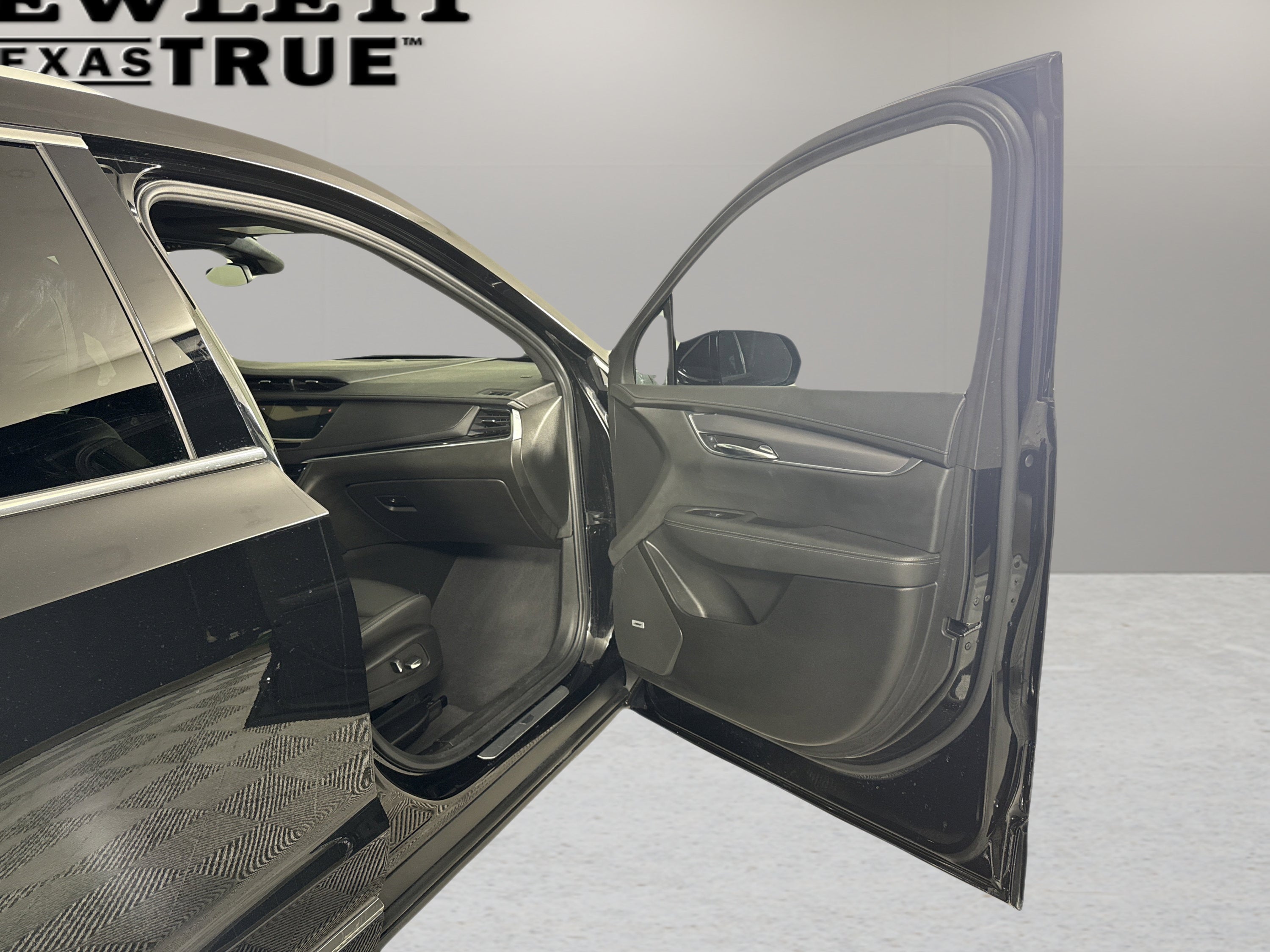 2025 Cadillac XT6 FWD Luxury
