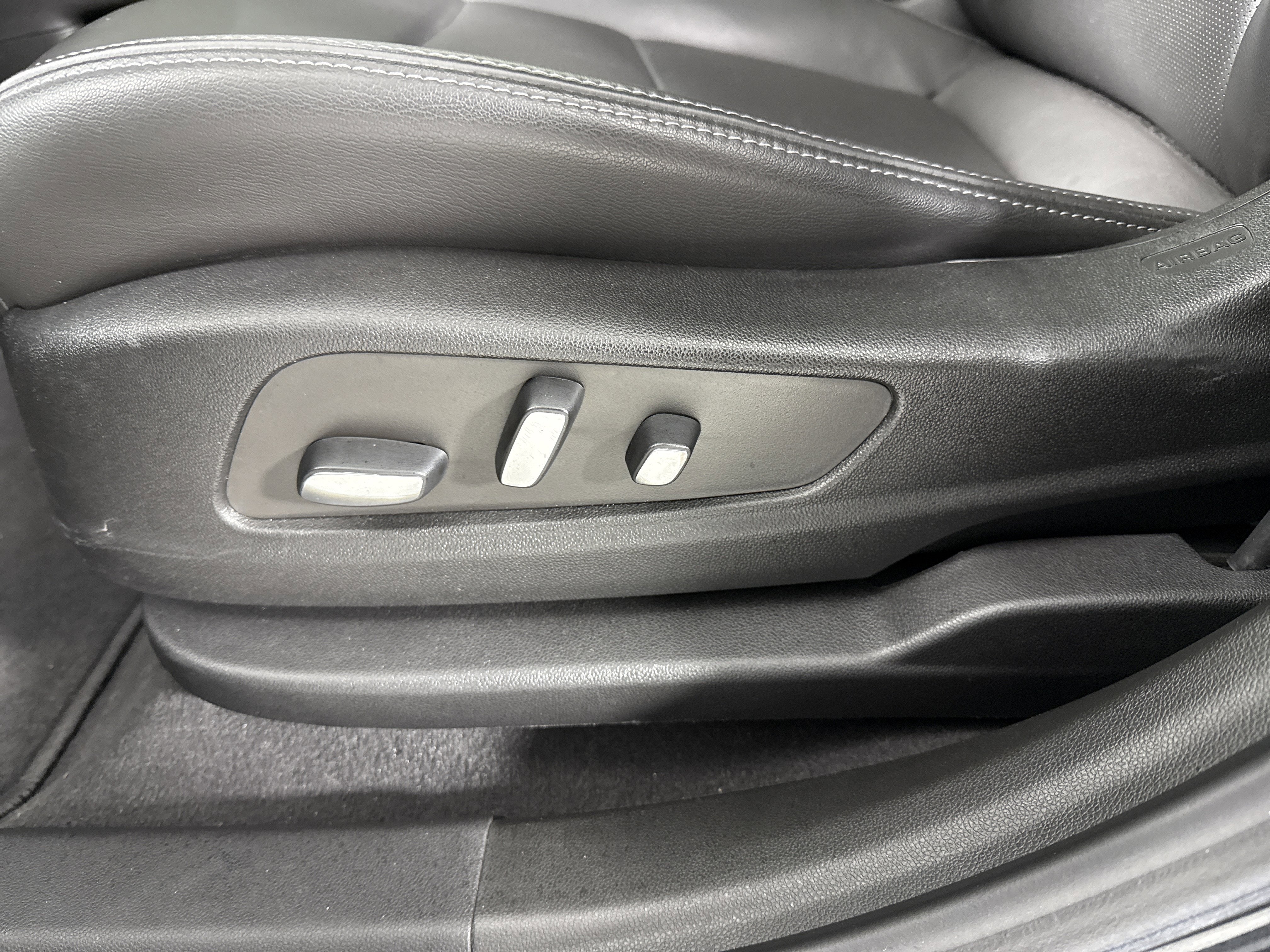 2023 Cadillac XT6 FWD Premium Luxury