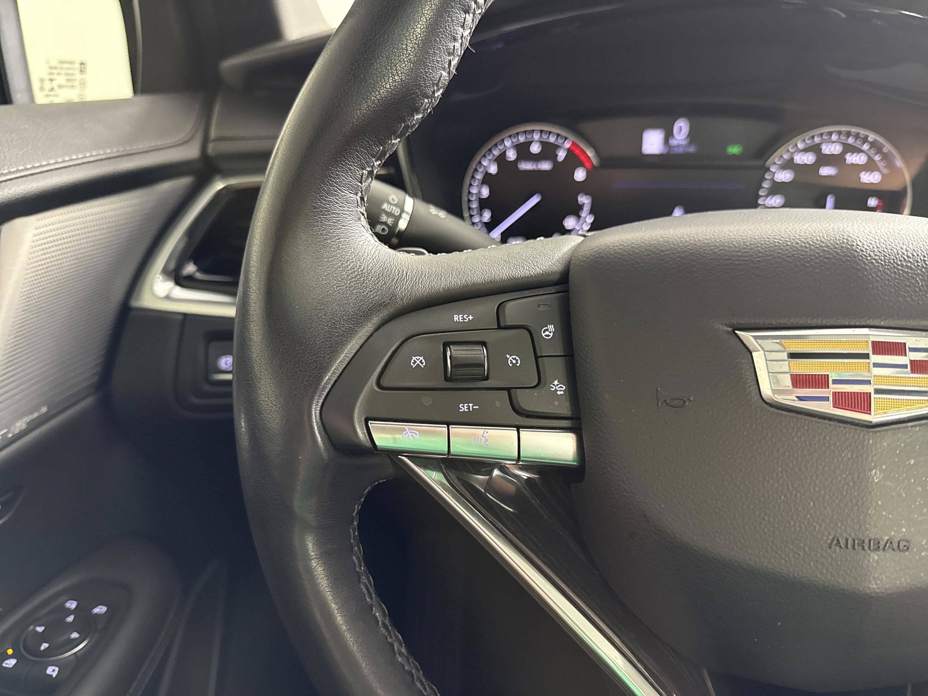 2023 Cadillac XT6 FWD Premium Luxury