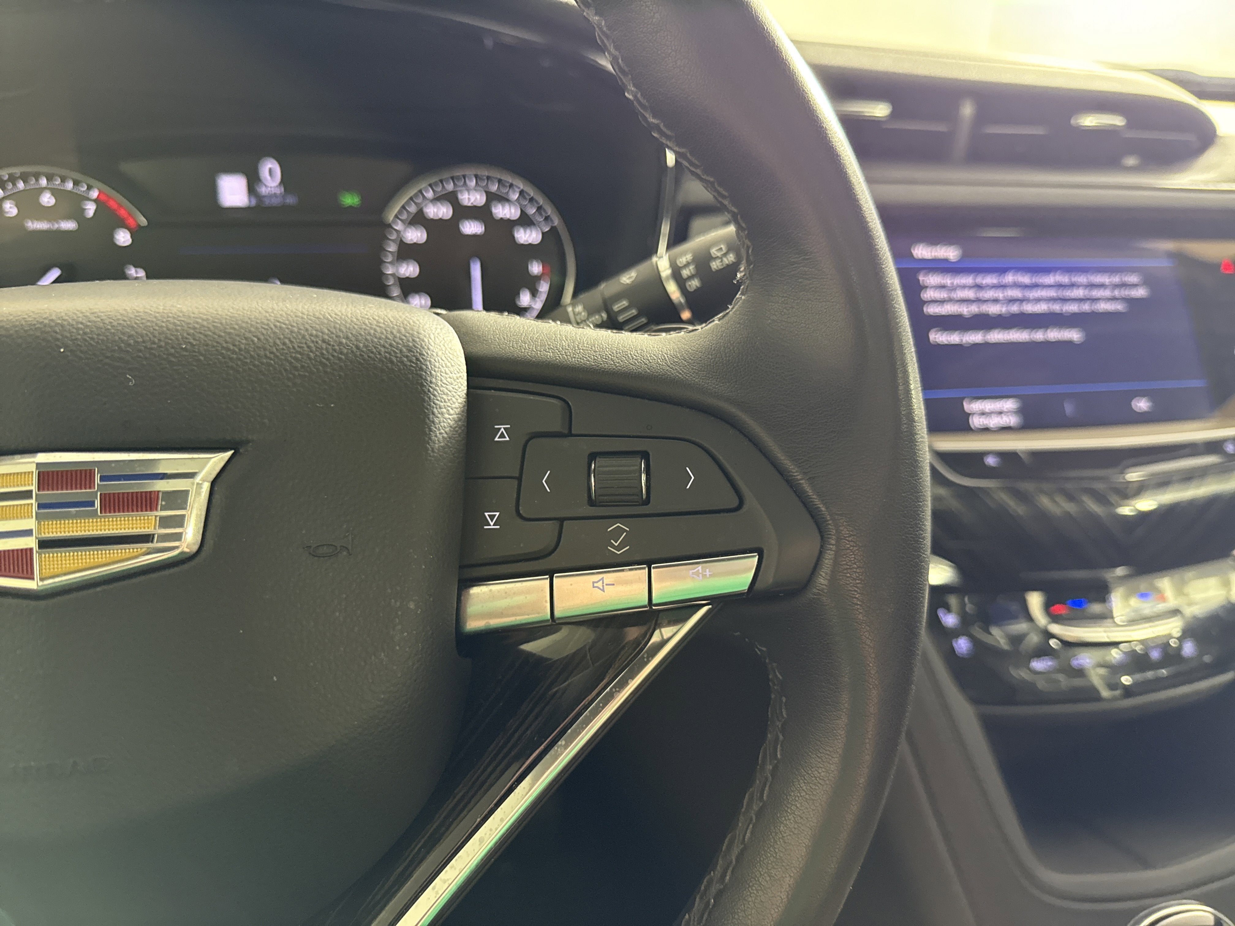 2023 Cadillac XT6 FWD Premium Luxury