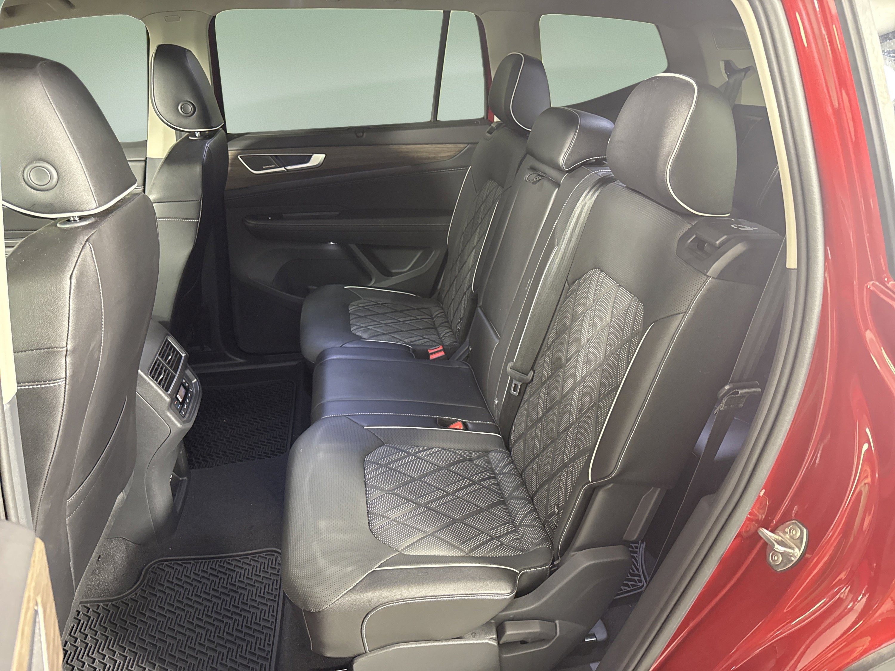 2024 Volkswagen Atlas 2.0T SEL Premium R-Line