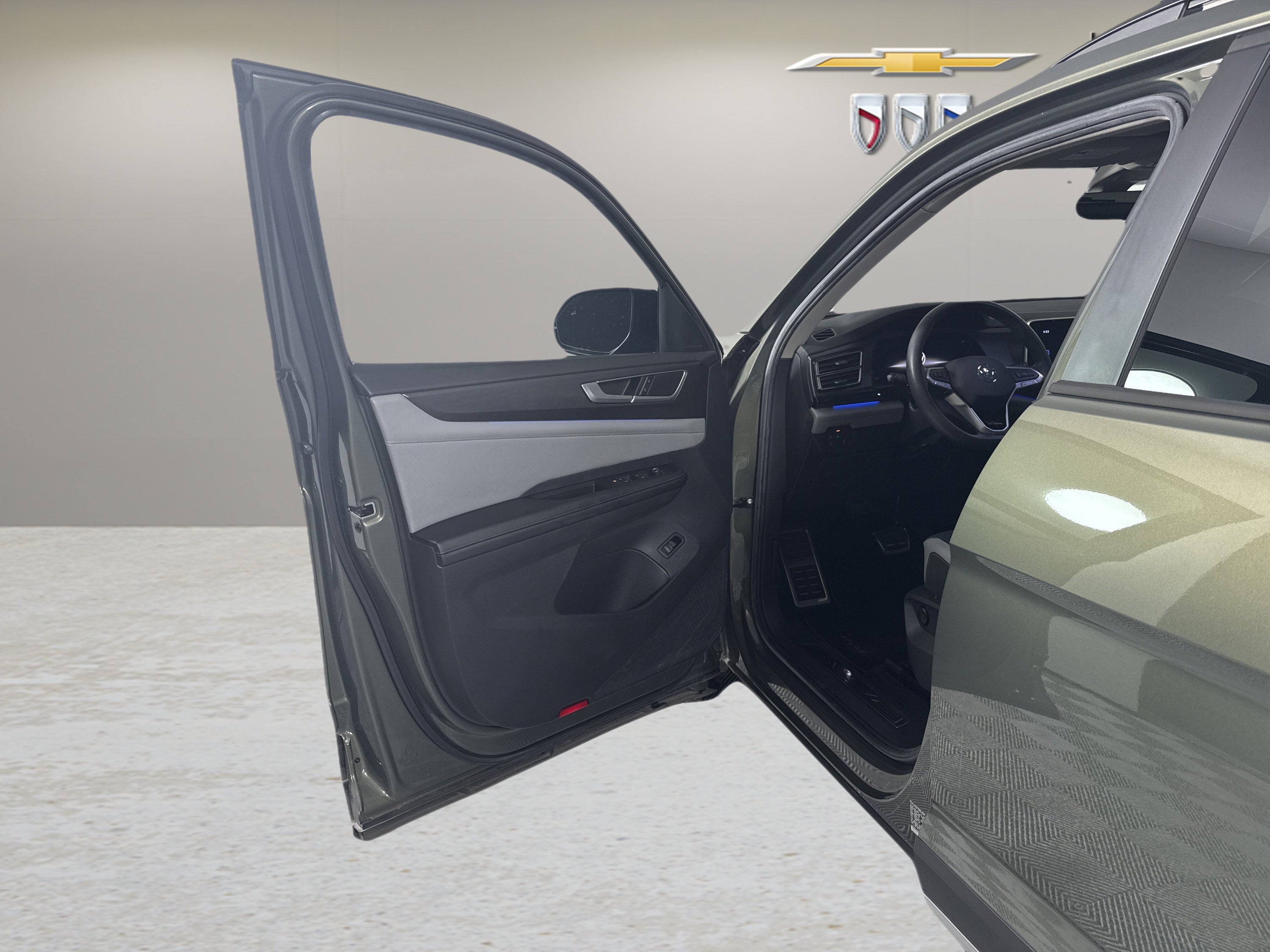 2024 Volkswagen Atlas 2.0T Peak Edition SEL