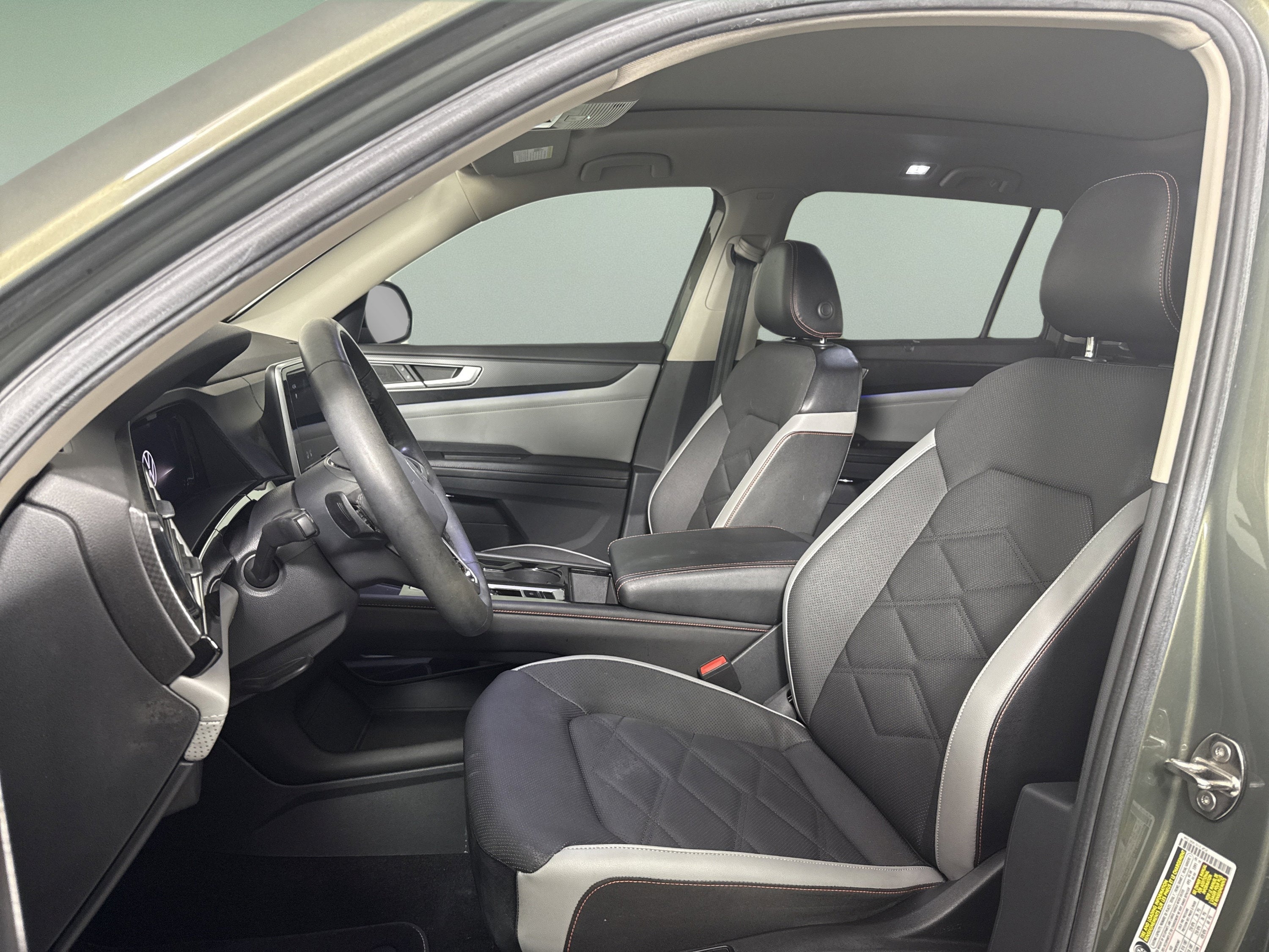 2024 Volkswagen Atlas 2.0T Peak Edition SEL