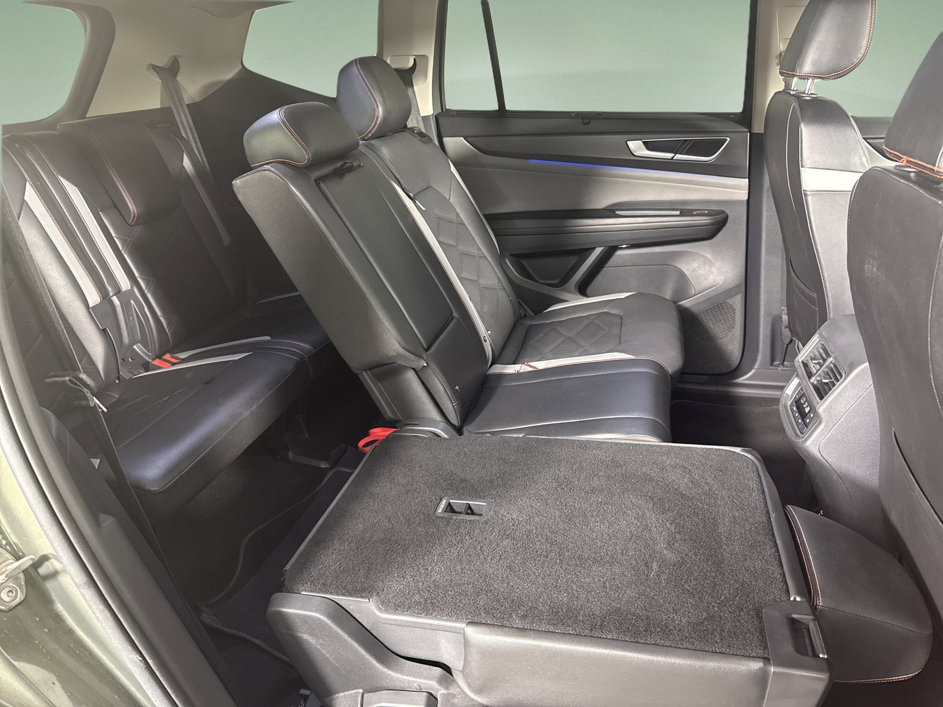 2024 Volkswagen Atlas 2.0T Peak Edition SEL