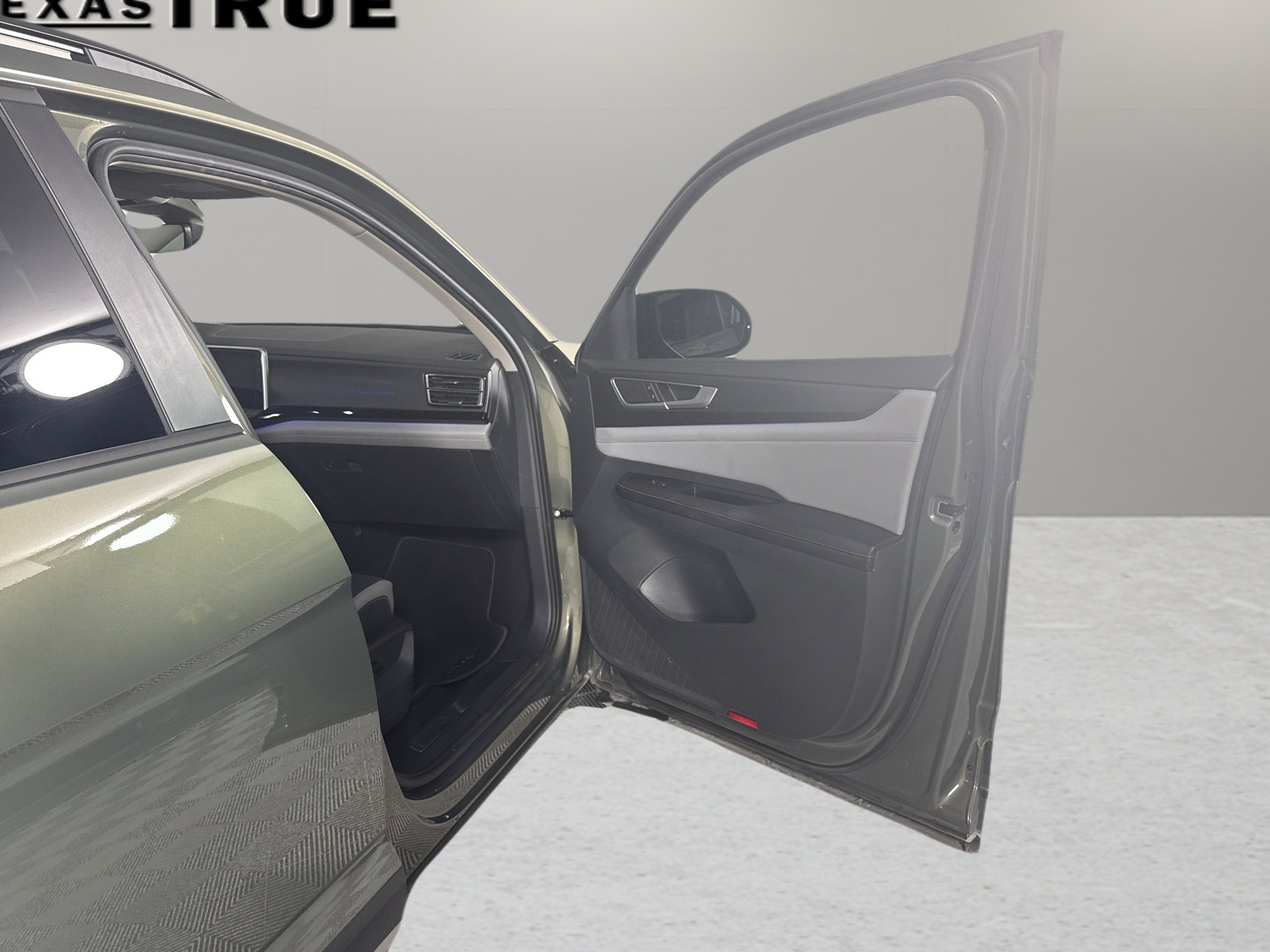 2024 Volkswagen Atlas 2.0T Peak Edition SEL