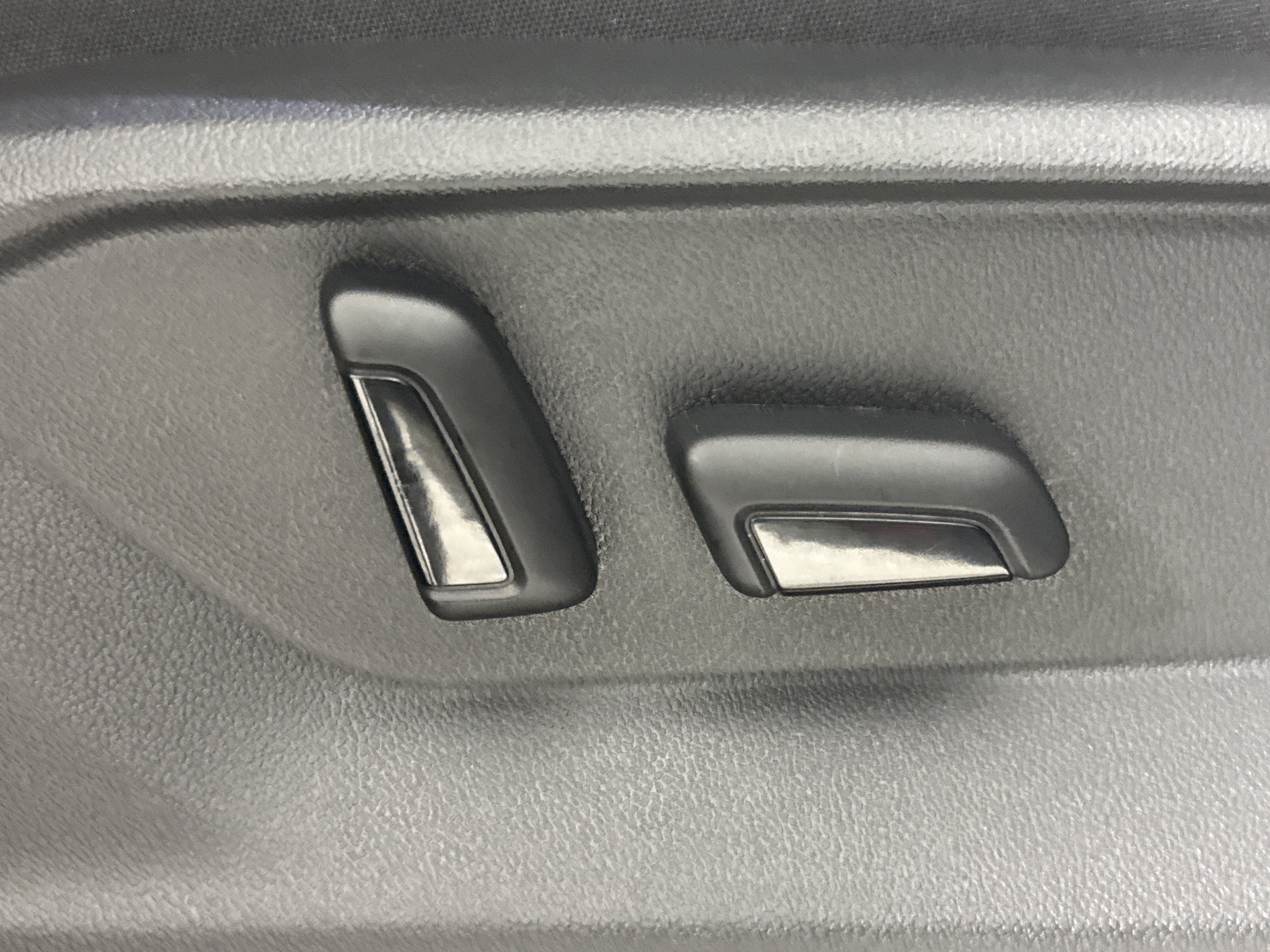 2024 Volkswagen Atlas 2.0T Peak Edition SEL