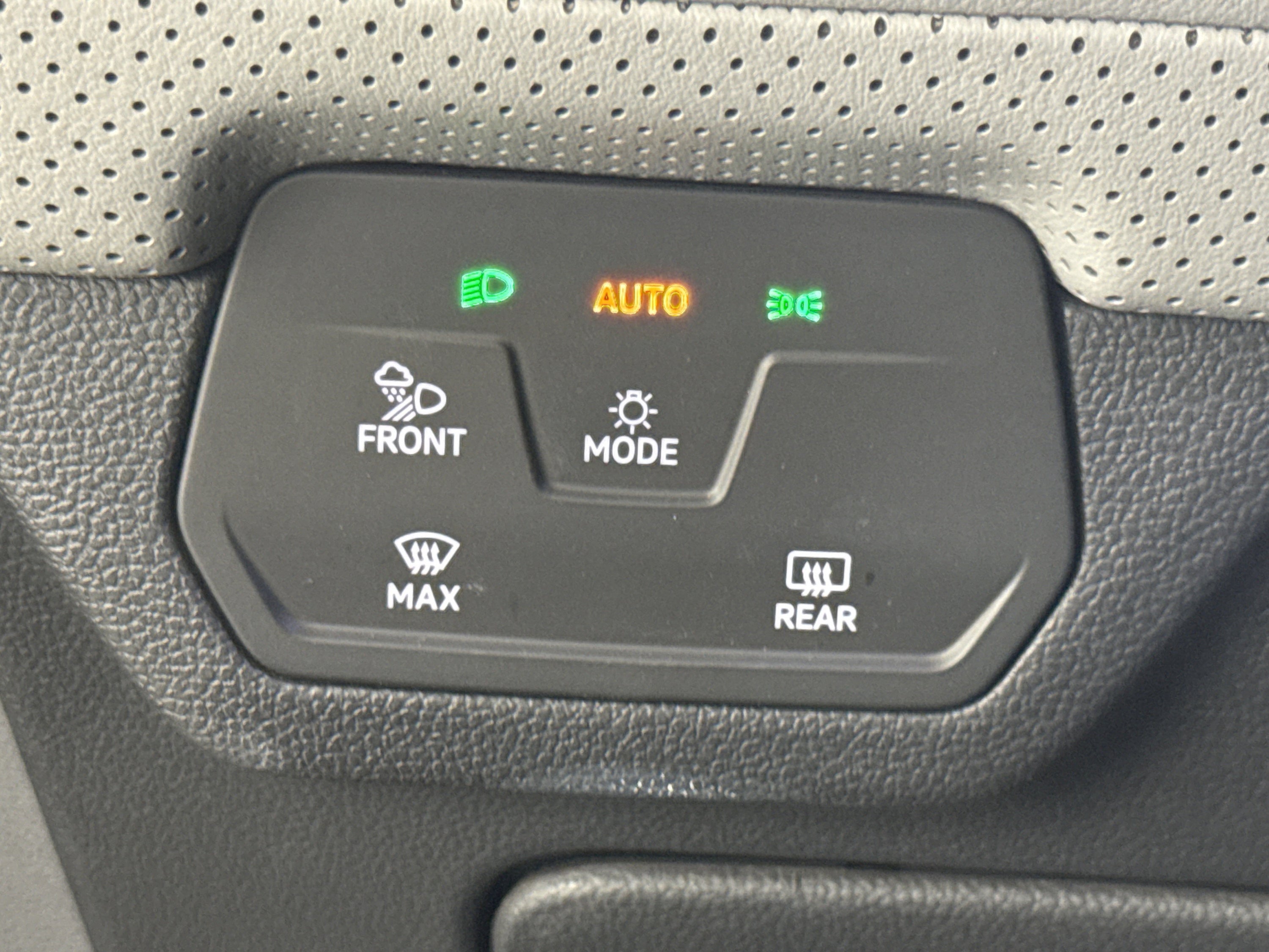 2024 Volkswagen Atlas 2.0T Peak Edition SEL