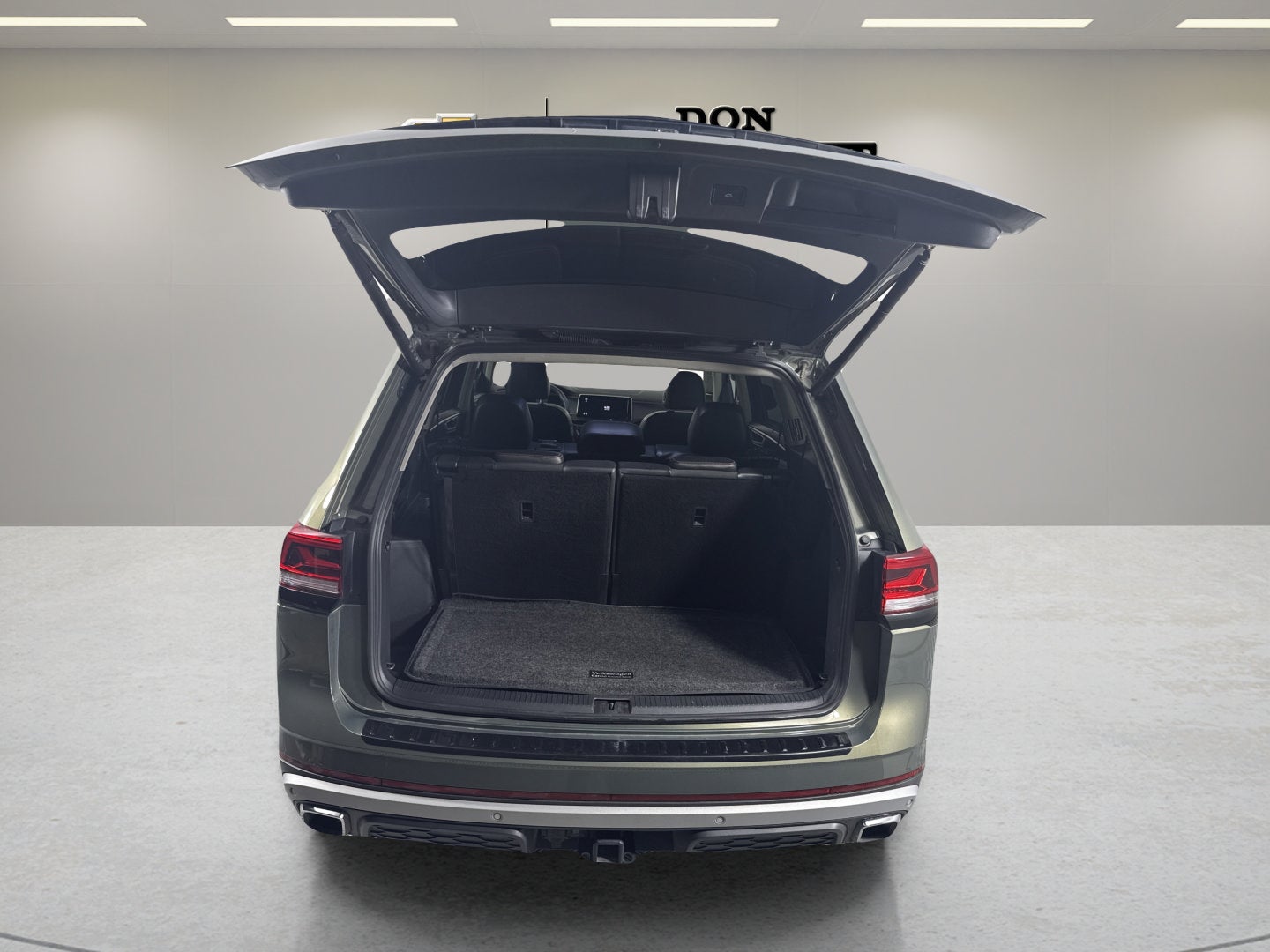 2024 Volkswagen Atlas 2.0T Peak Edition SEL