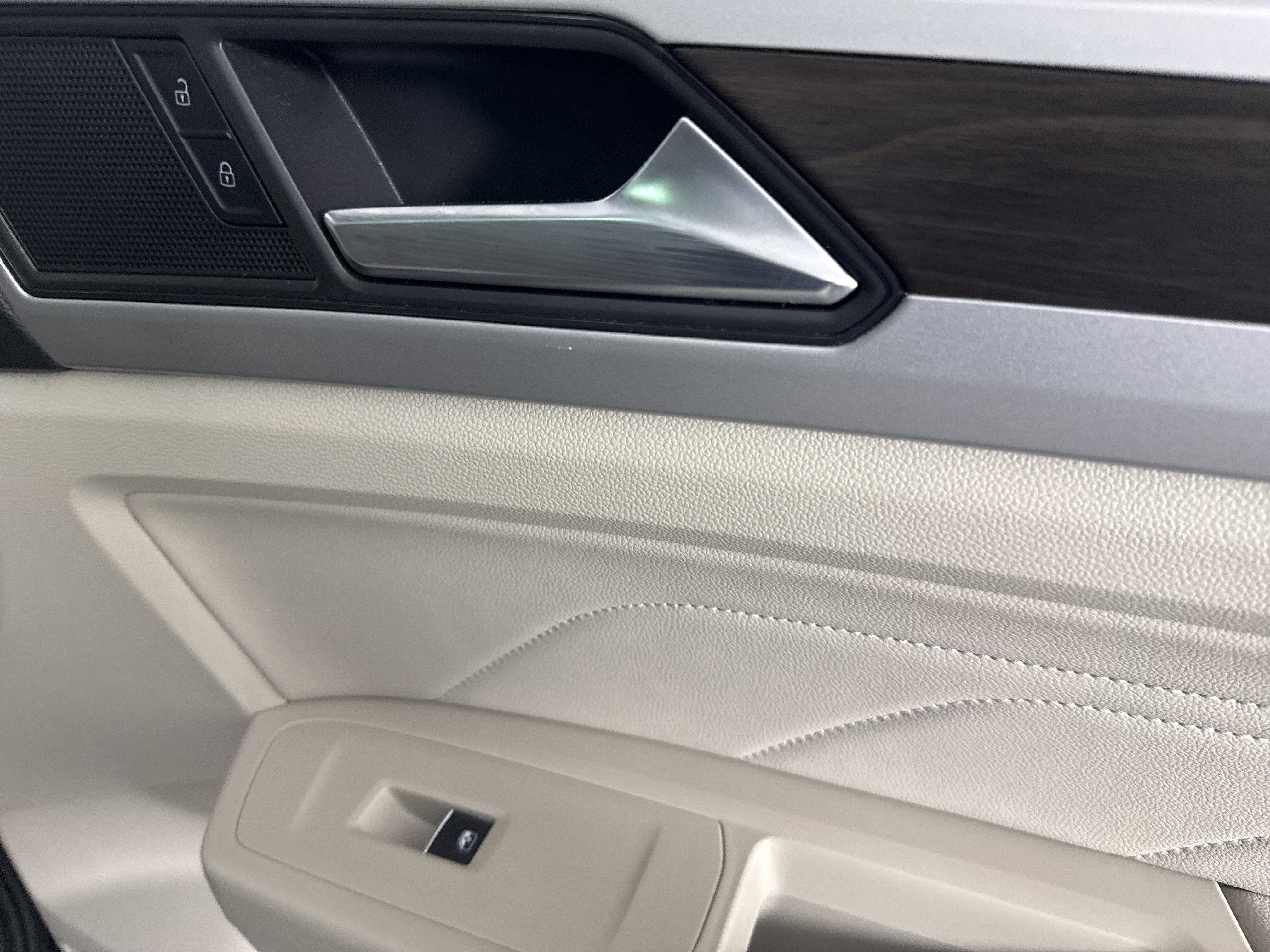 2023 Volkswagen Atlas 2.0T SE w/Technology