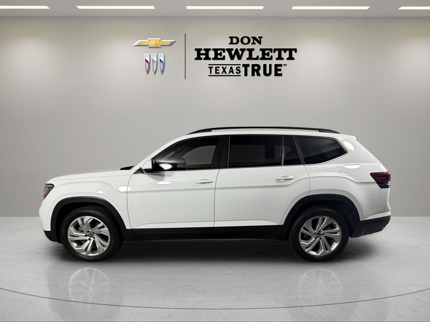 2023 Volkswagen Atlas 3.6L V6 SE w/Technology