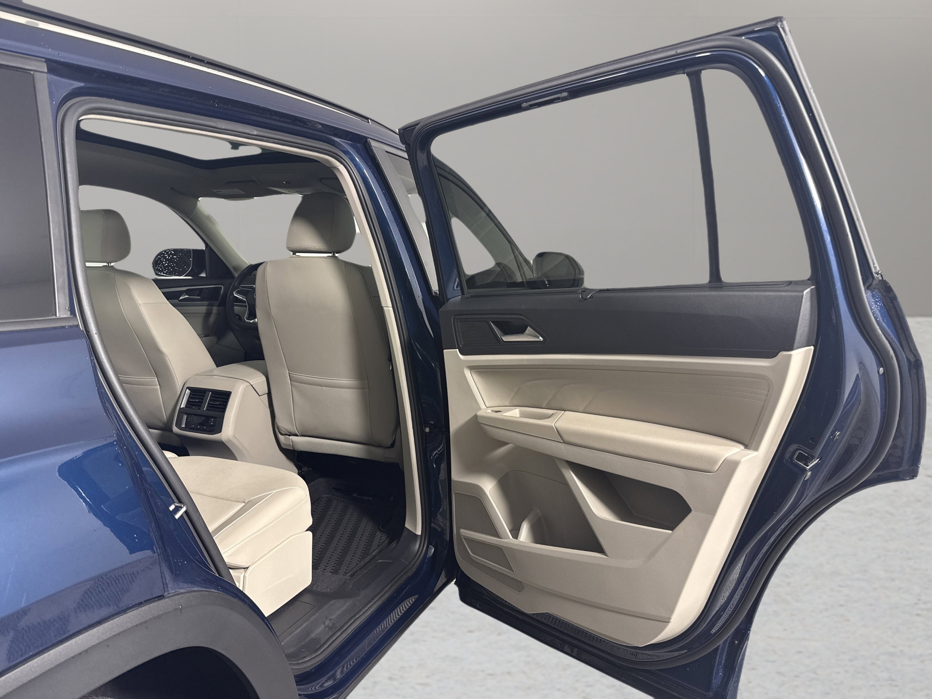 2023 Volkswagen Atlas 3.6L V6 SEL R-Line Black