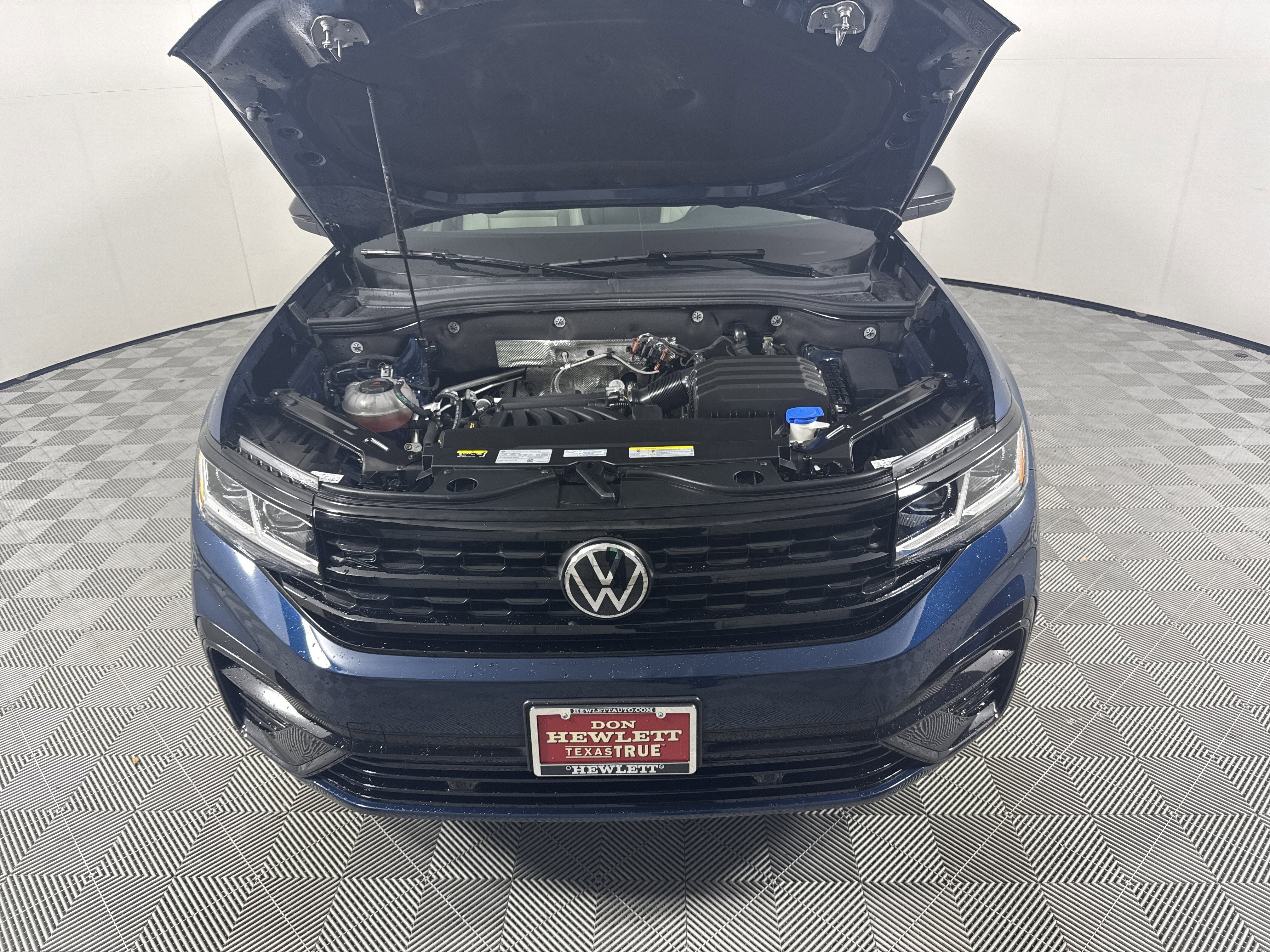 2023 Volkswagen Atlas 3.6L V6 SEL R-Line Black