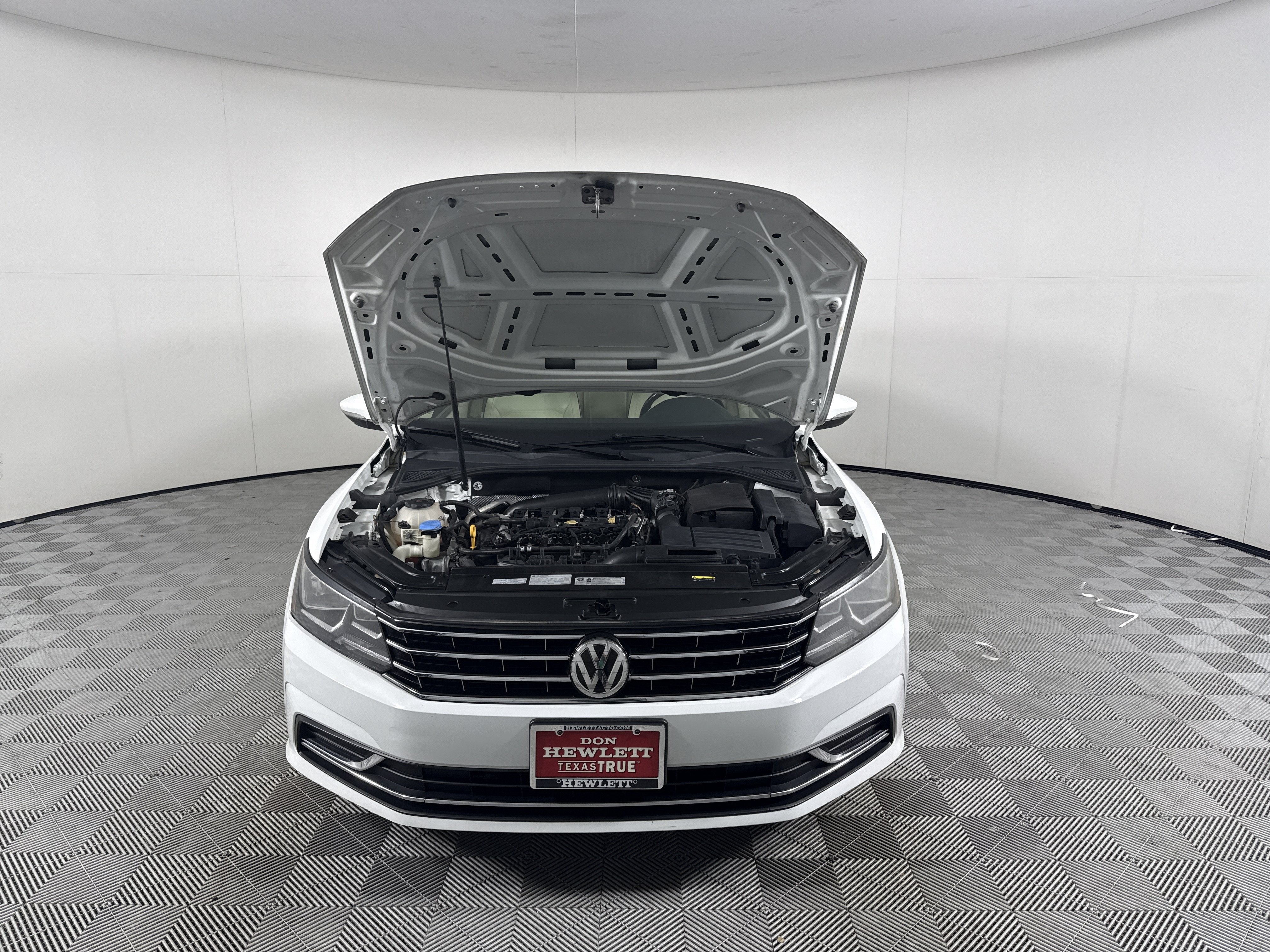 2018 Volkswagen Passat 2.0T SE