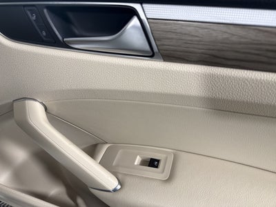 2018 Volkswagen Passat 2.0T SE