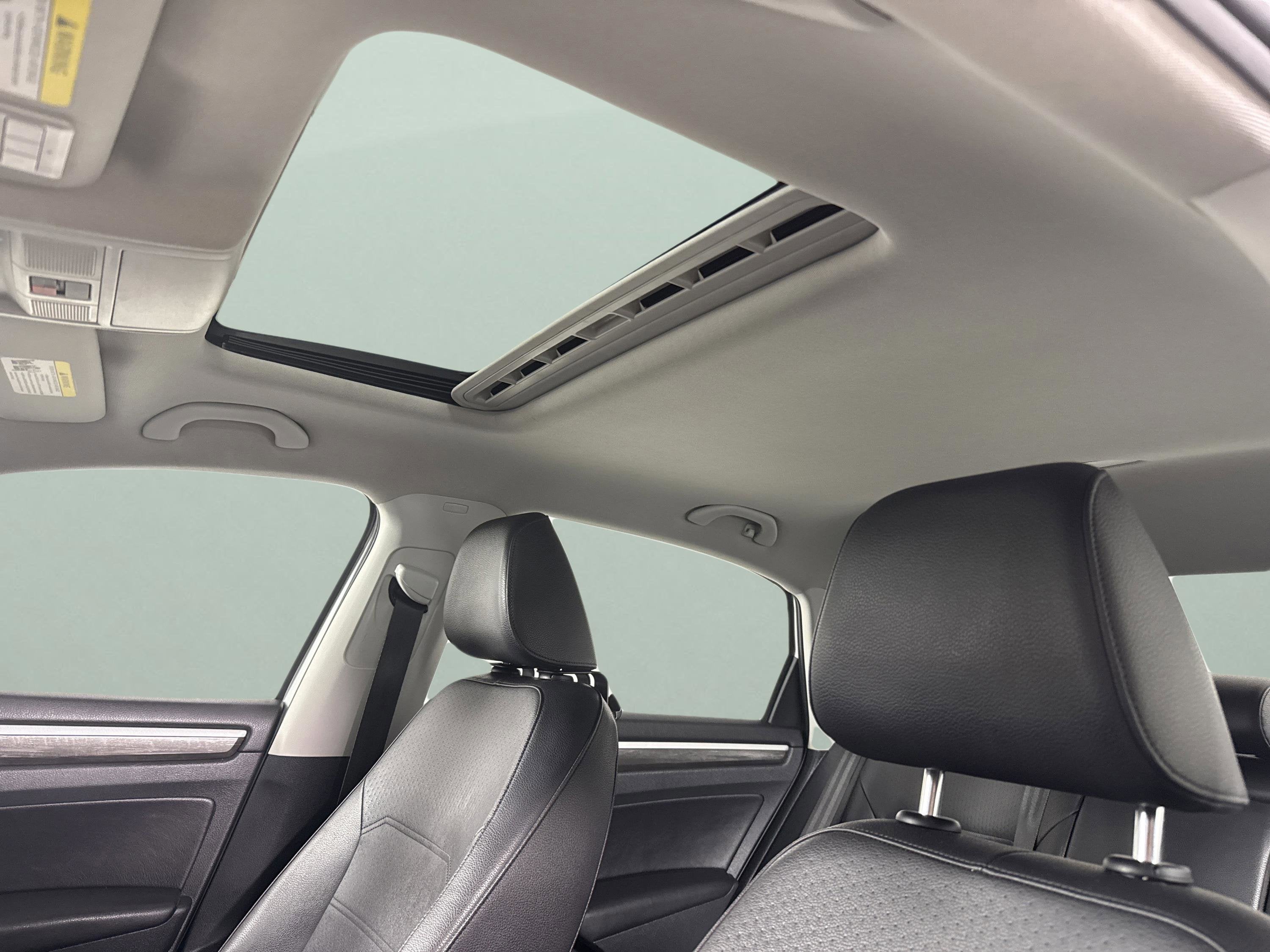 2016 Volkswagen Passat 1.8T SE