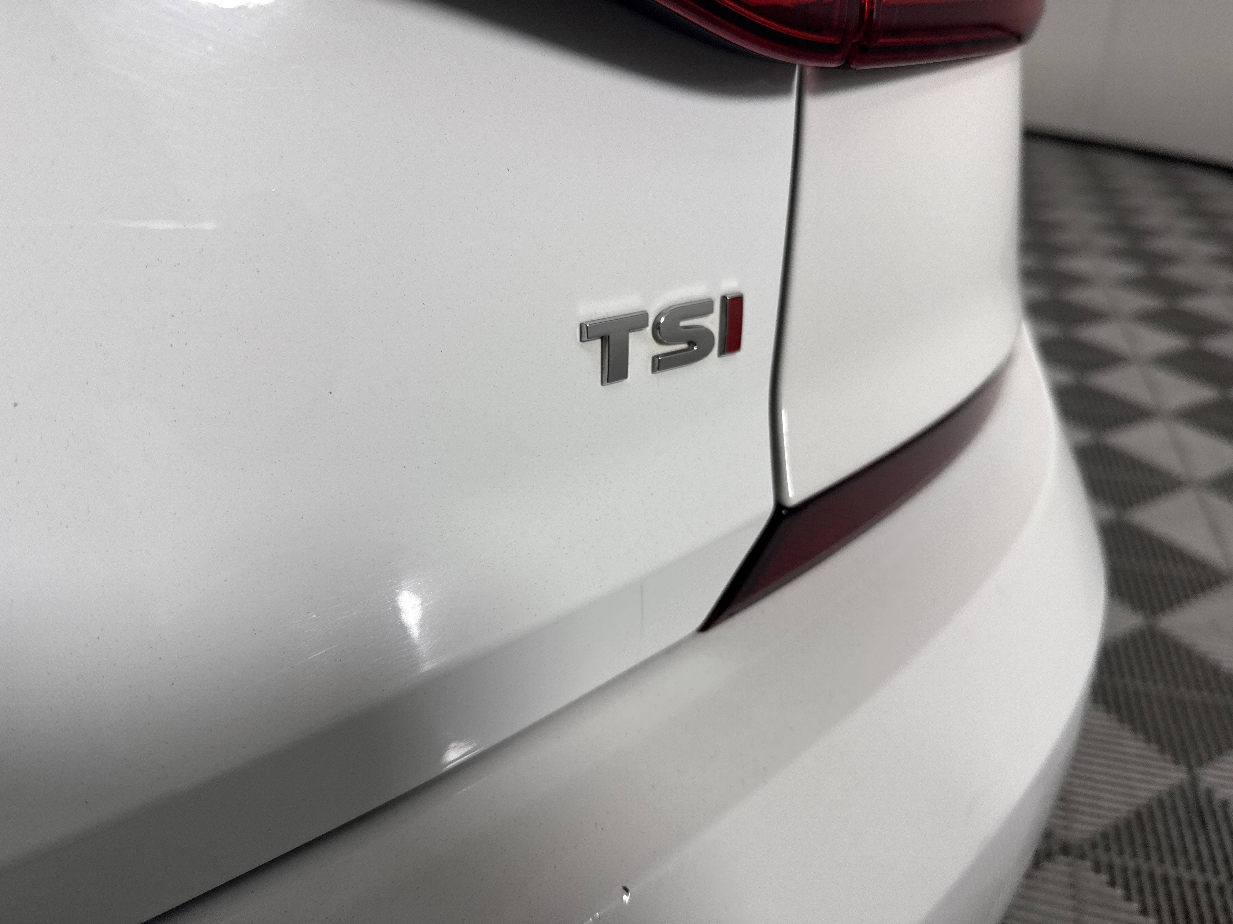 2016 Volkswagen Passat 1.8T SE