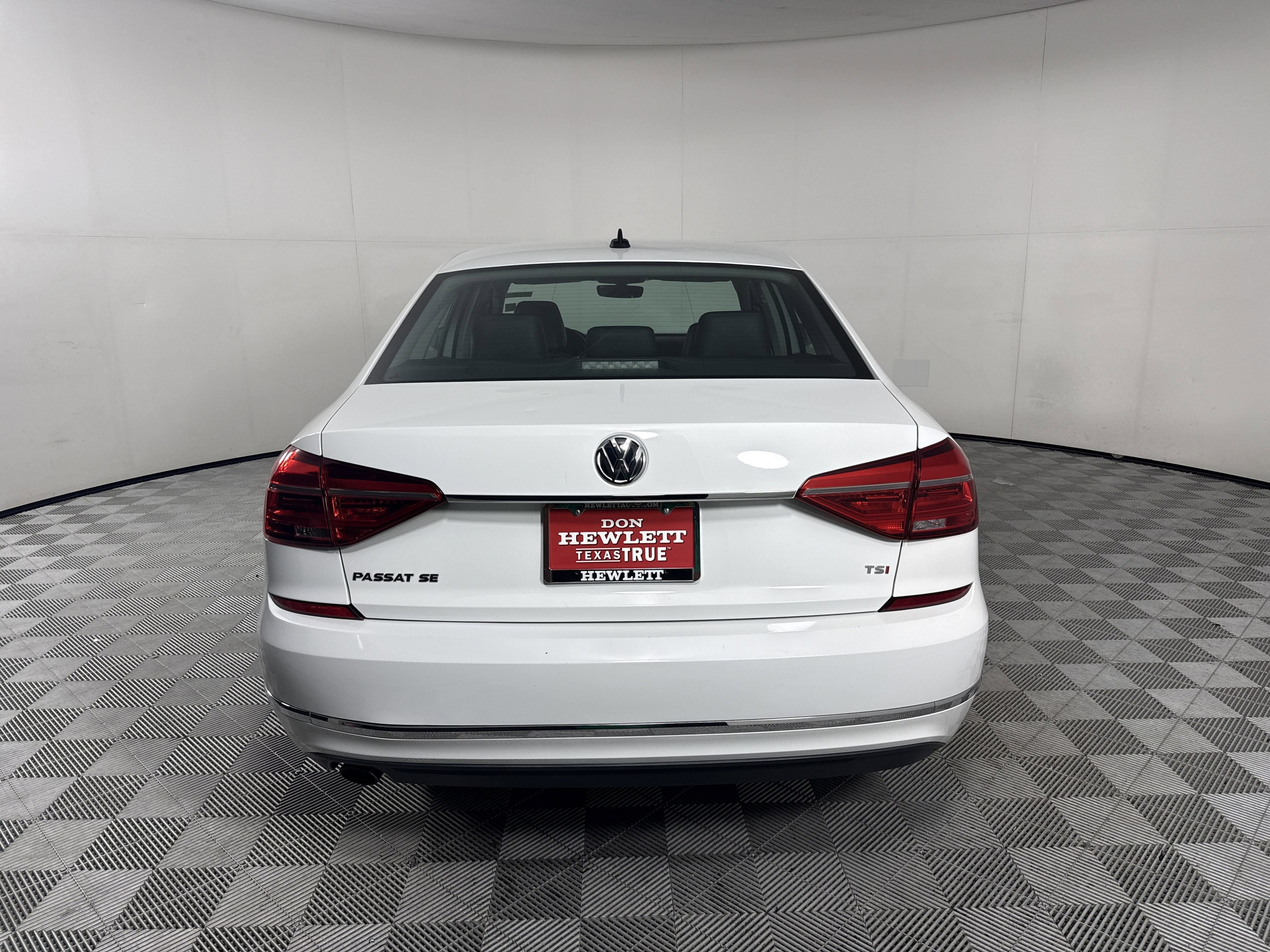 2016 Volkswagen Passat 1.8T SE
