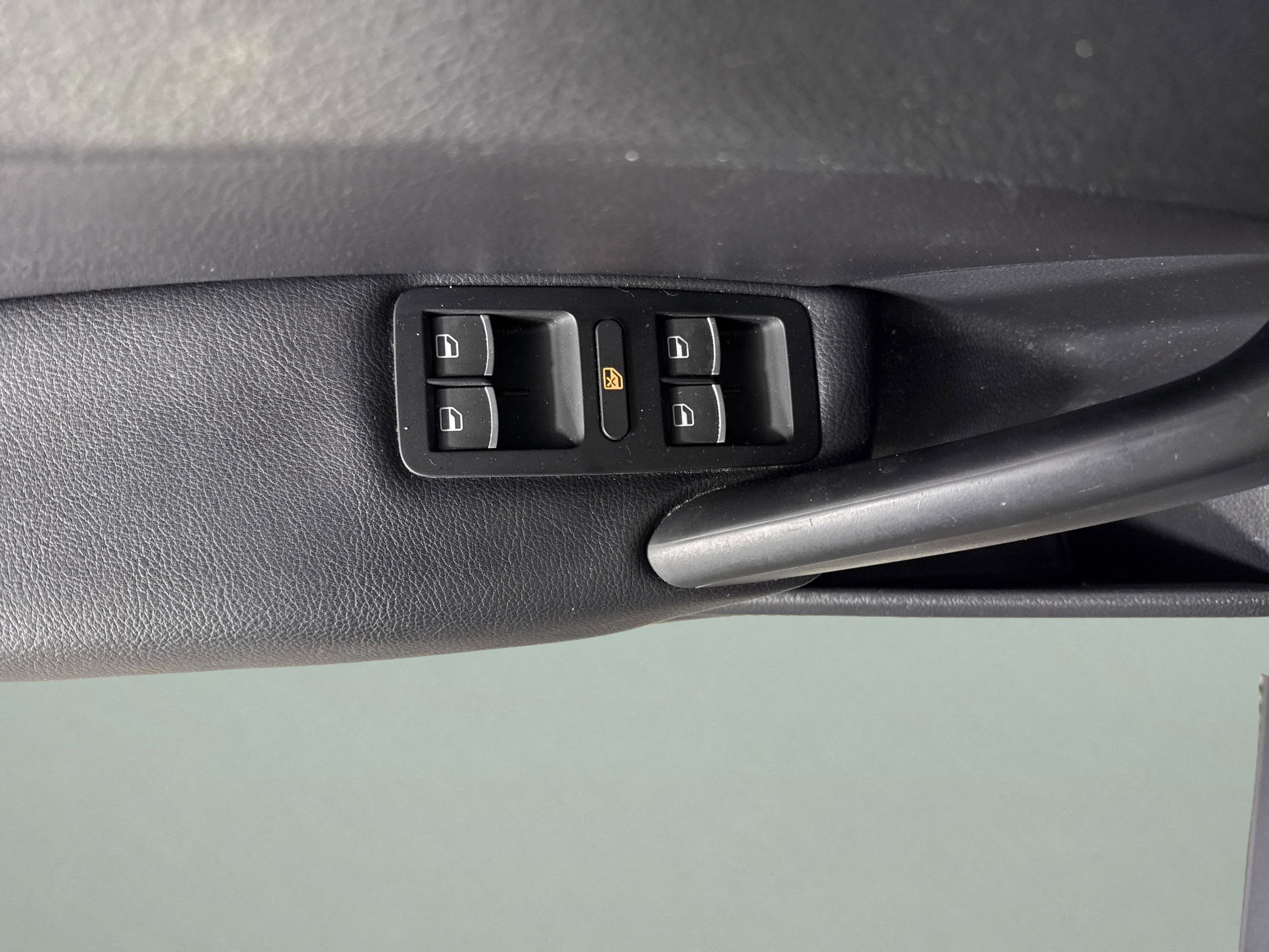 2012 Volkswagen Passat SEL