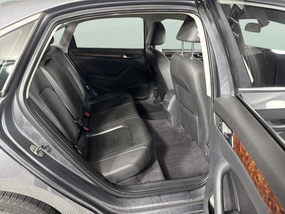 2012 Volkswagen Passat SEL