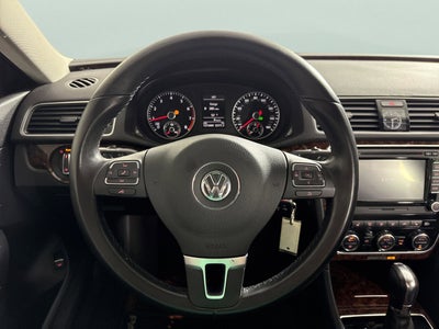 2012 Volkswagen Passat SEL