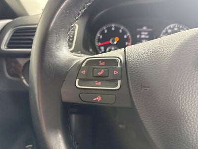 2012 Volkswagen Passat SEL