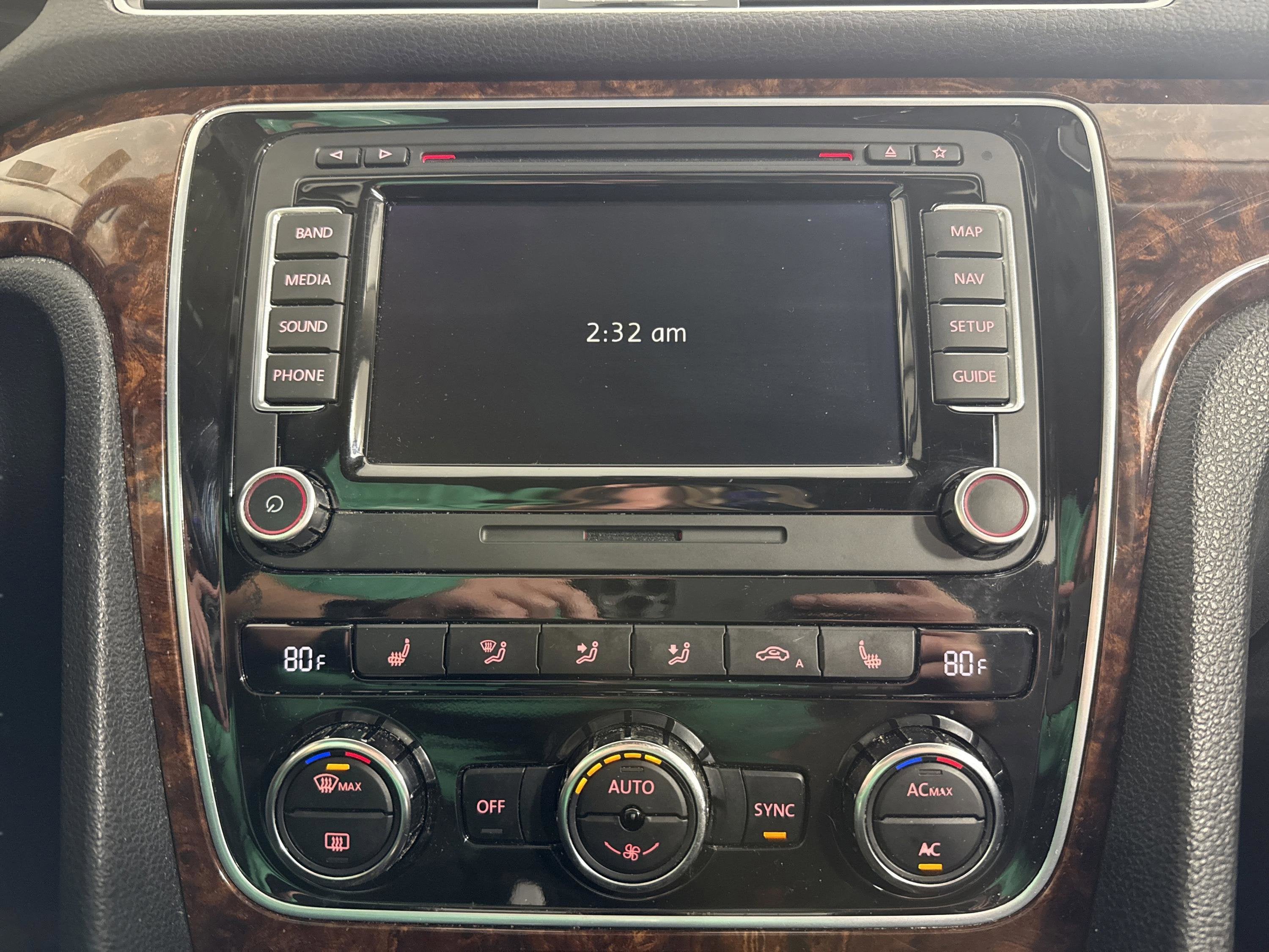 2012 Volkswagen Passat SEL