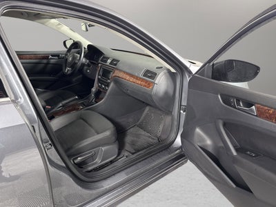 2012 Volkswagen Passat SEL