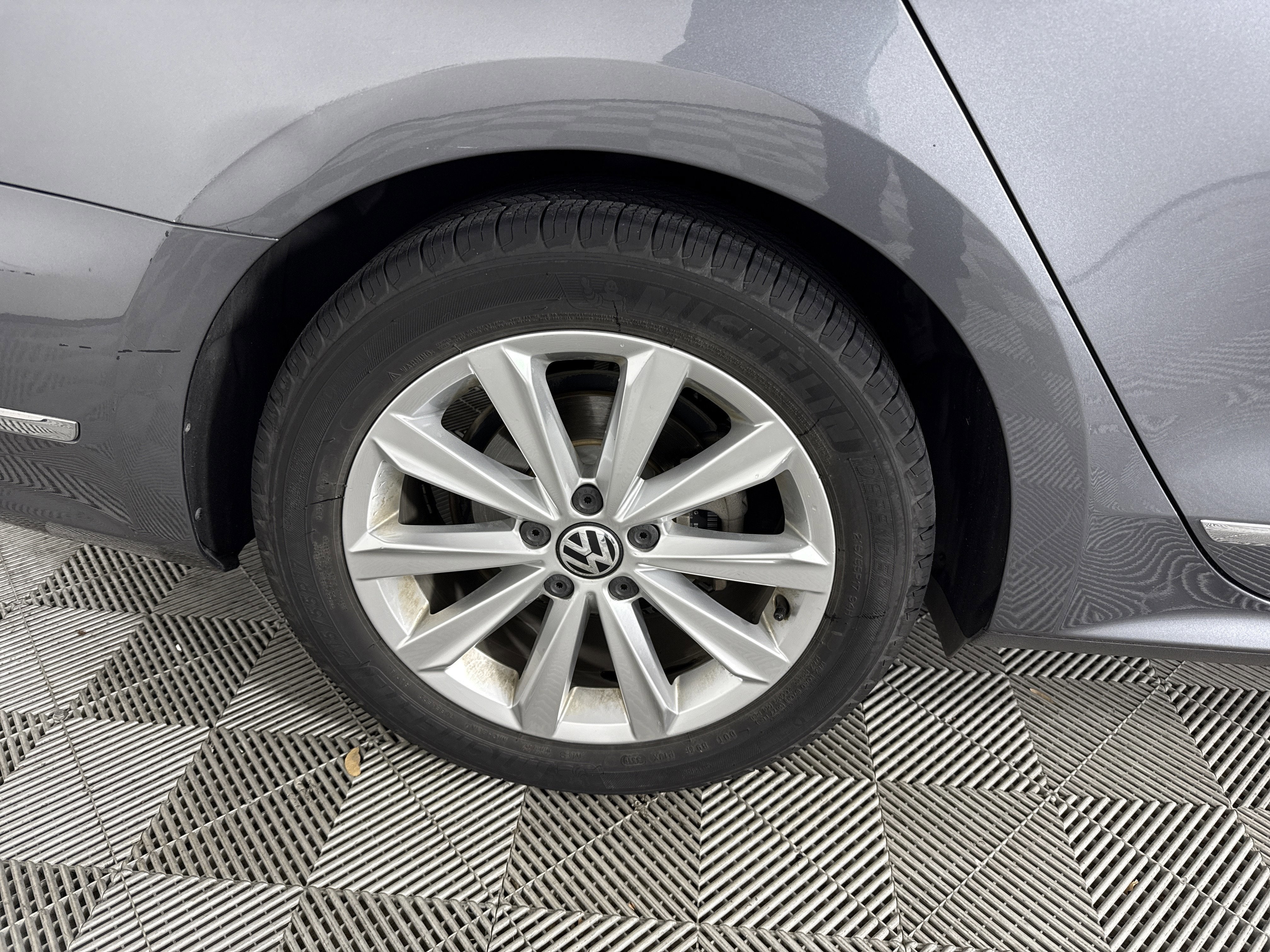 2012 Volkswagen Passat SEL