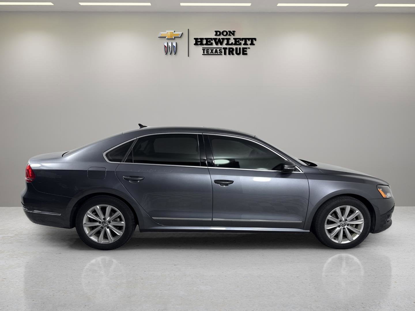 2012 Volkswagen Passat SEL