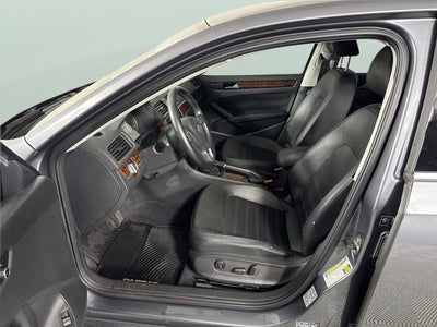 2012 Volkswagen Passat SEL