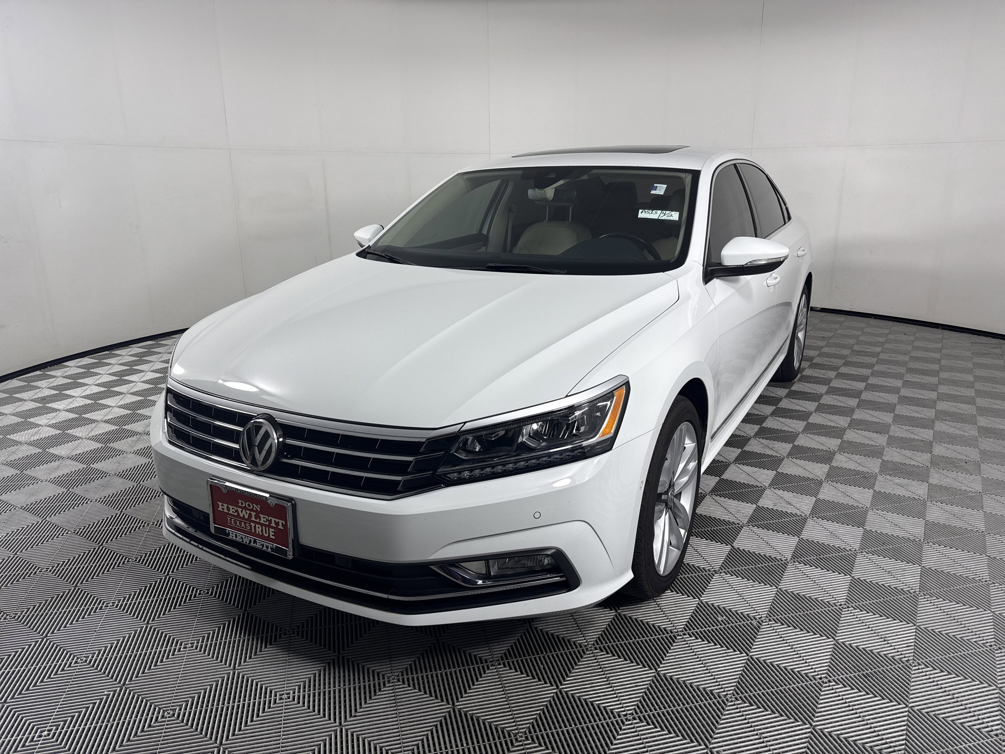 2017 Volkswagen Passat 1.8T SEL Premium