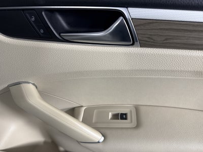 2017 Volkswagen Passat 1.8T SEL Premium