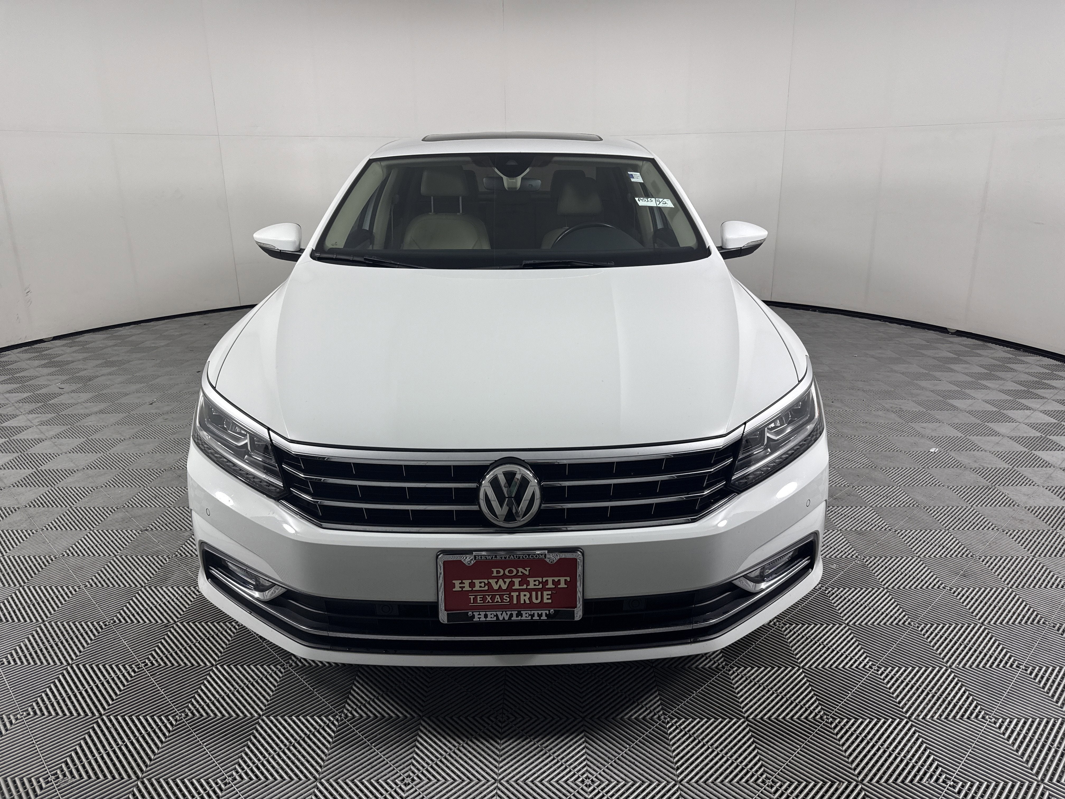 2017 Volkswagen Passat 1.8T SEL Premium