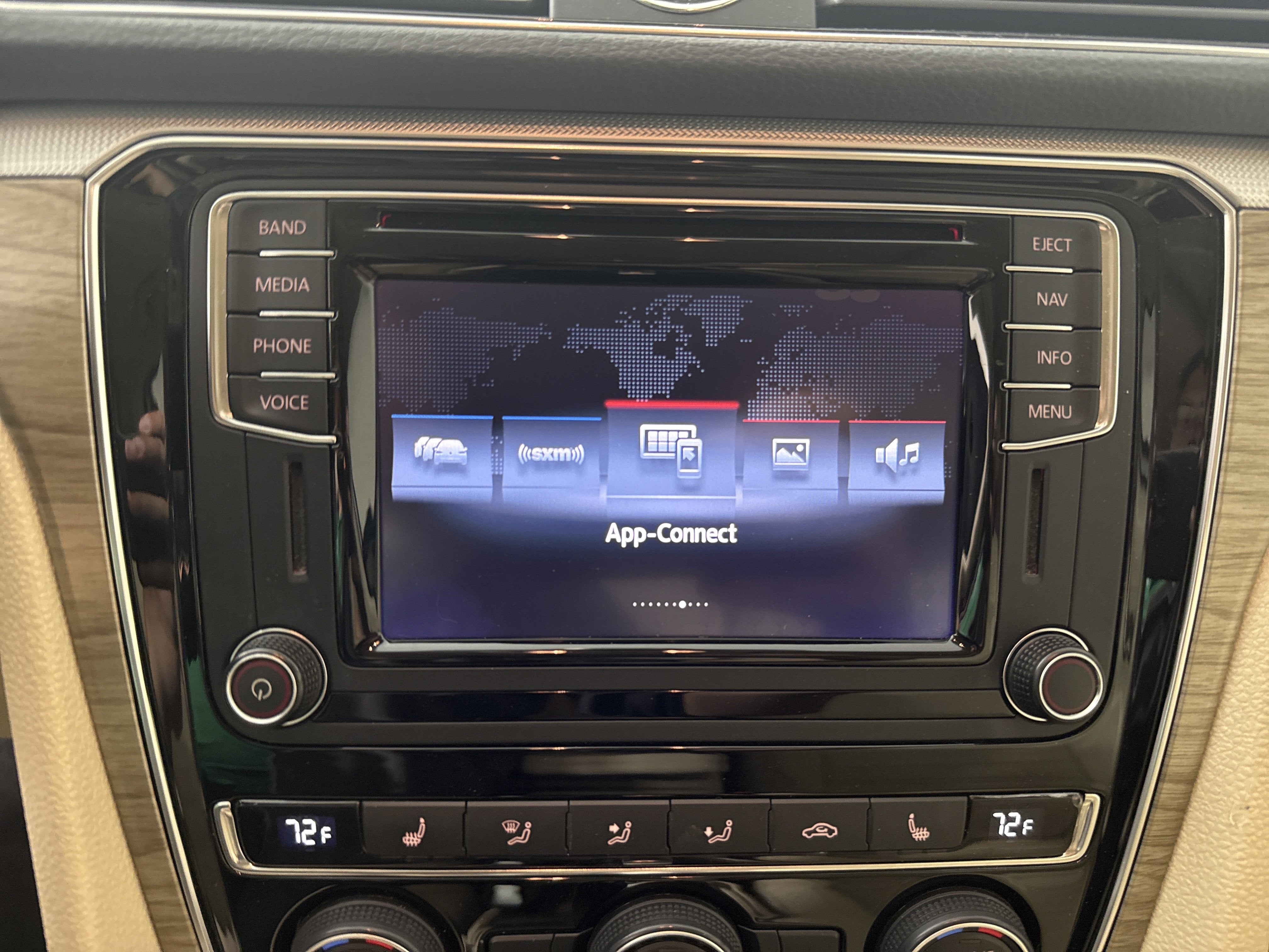 2017 Volkswagen Passat 1.8T SEL Premium