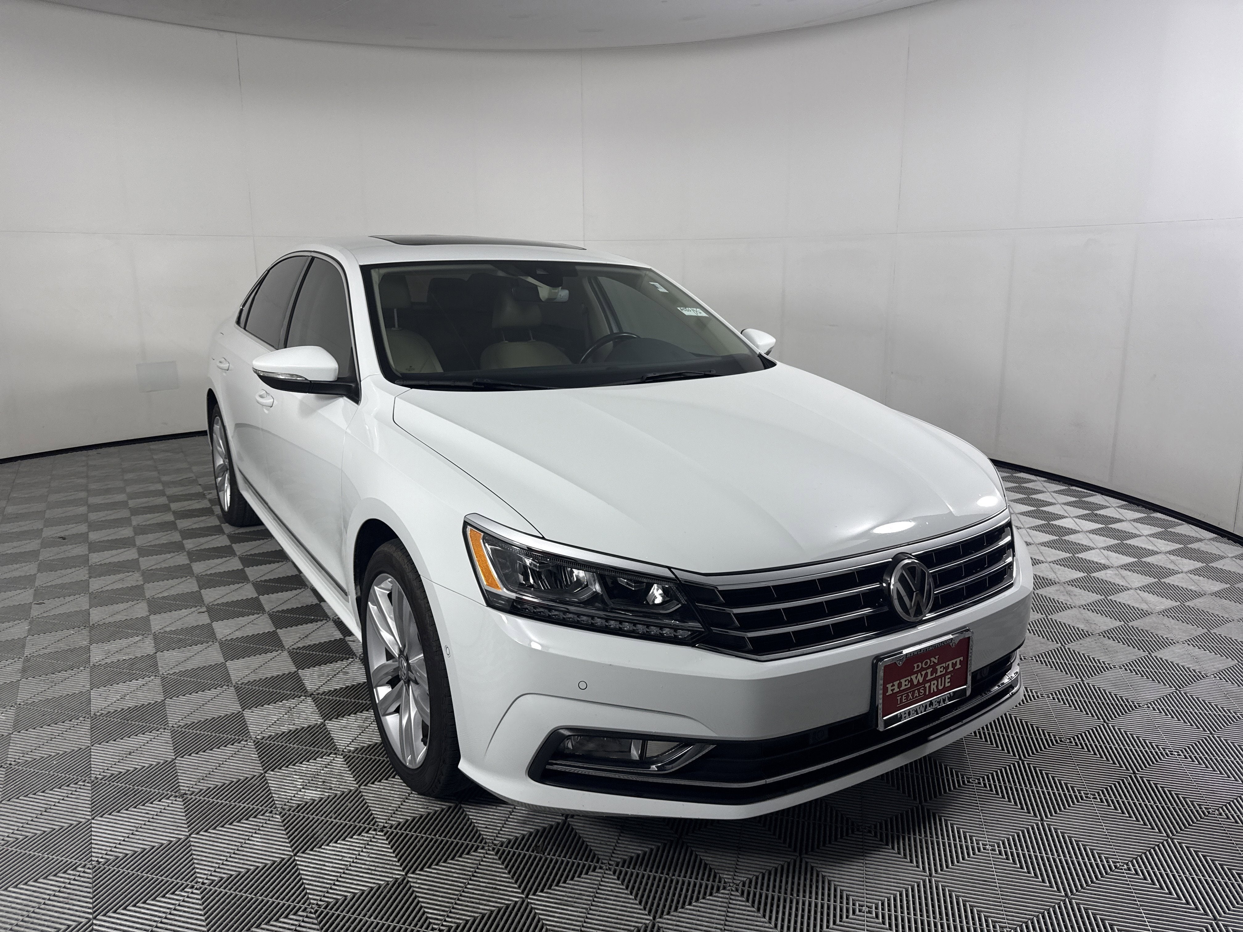 2017 Volkswagen Passat 1.8T SEL Premium