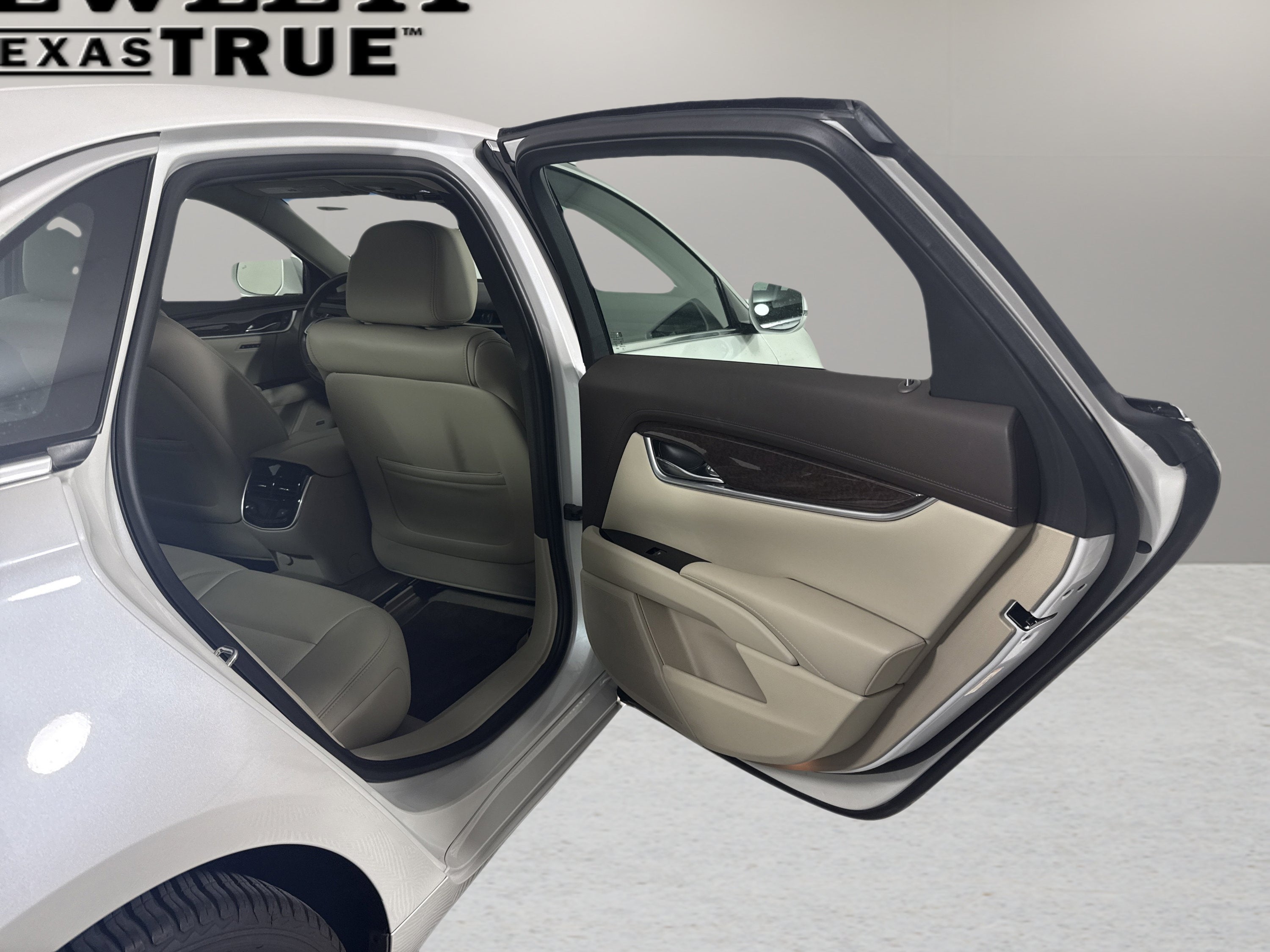 2016 Cadillac XTS Luxury Collection