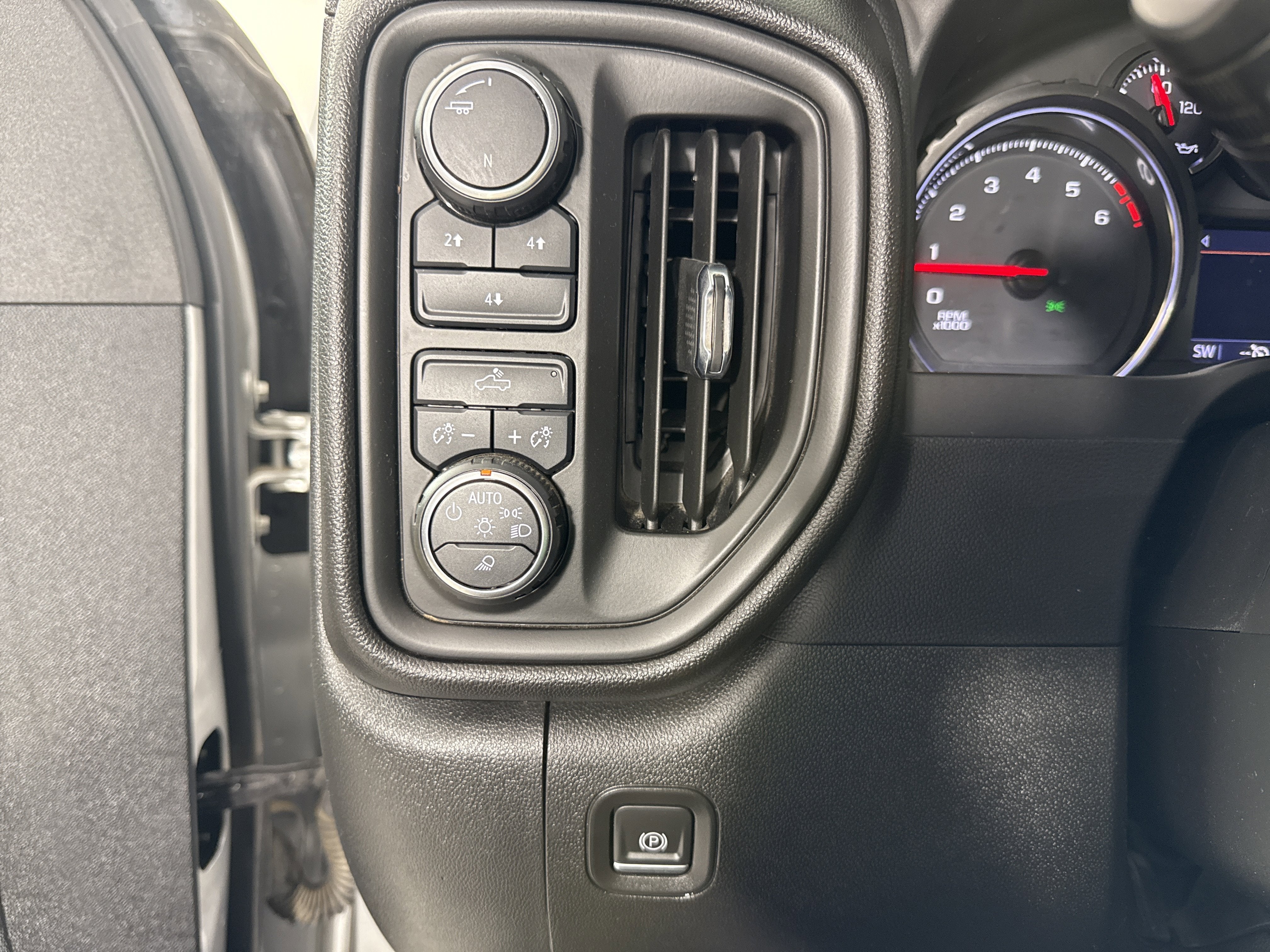 2023 Chevrolet Silverado 2500HD Custom