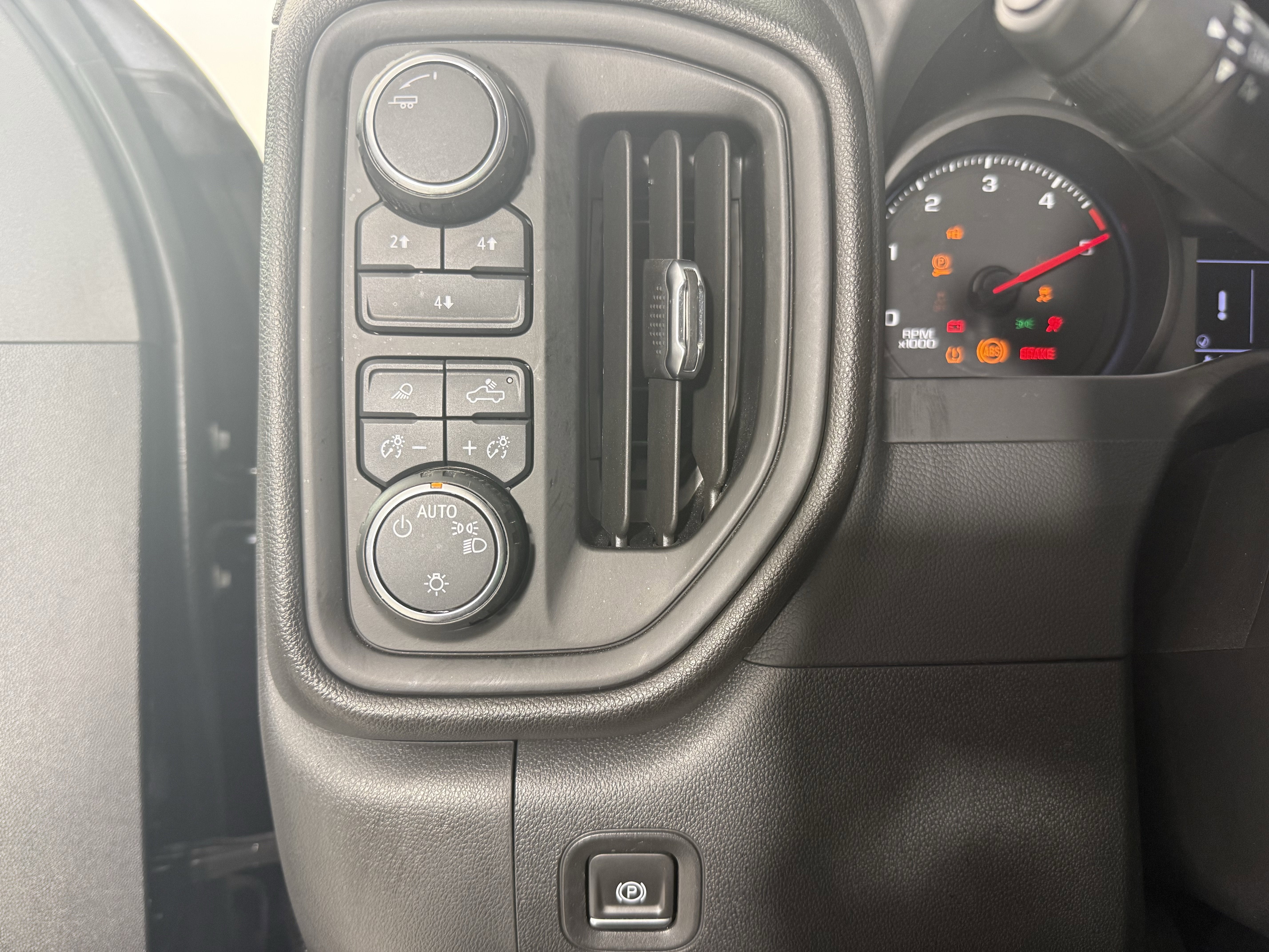 2024 Chevrolet Silverado 2500HD Custom