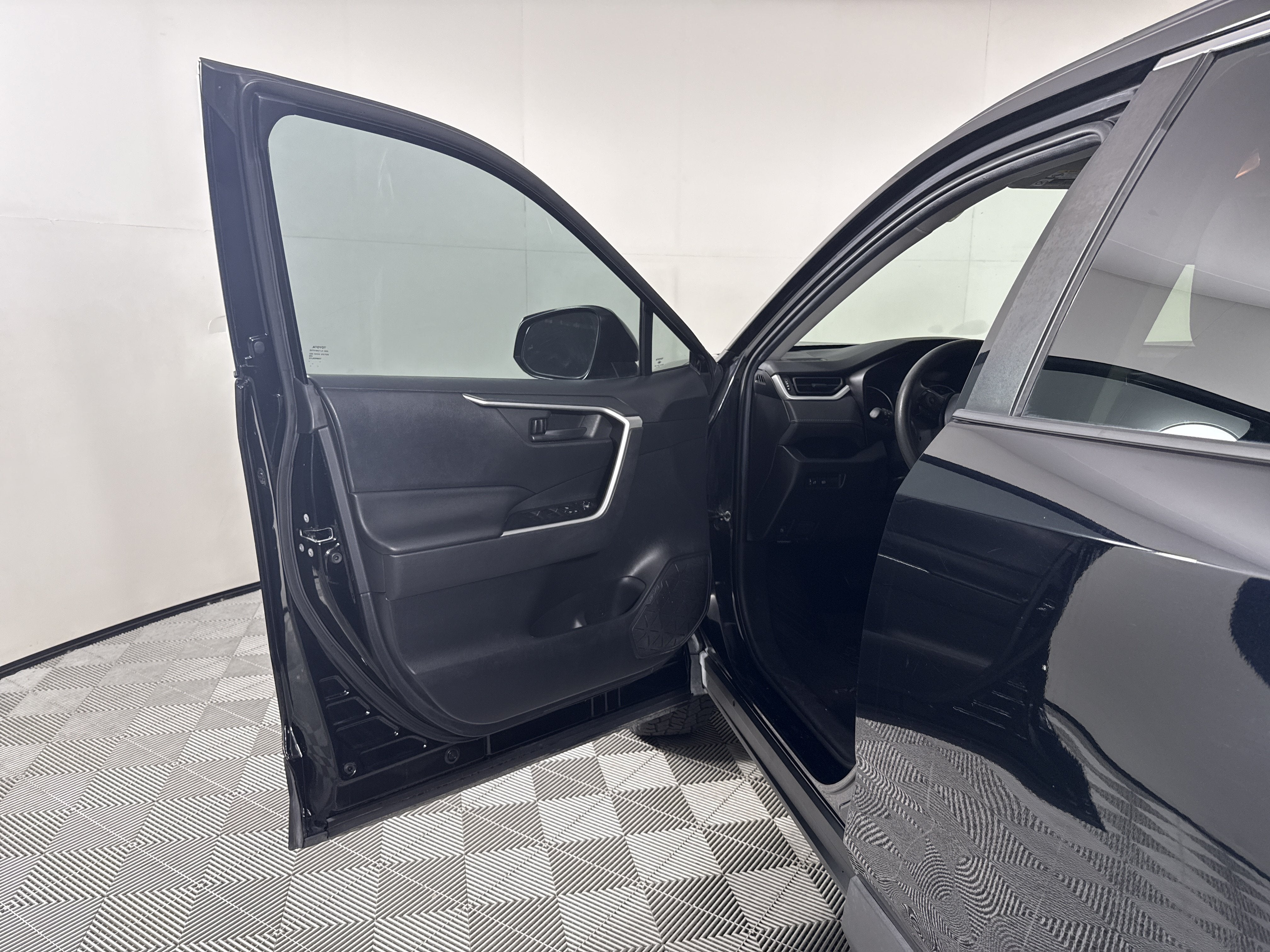 2019 Toyota RAV4 Hybrid LE
