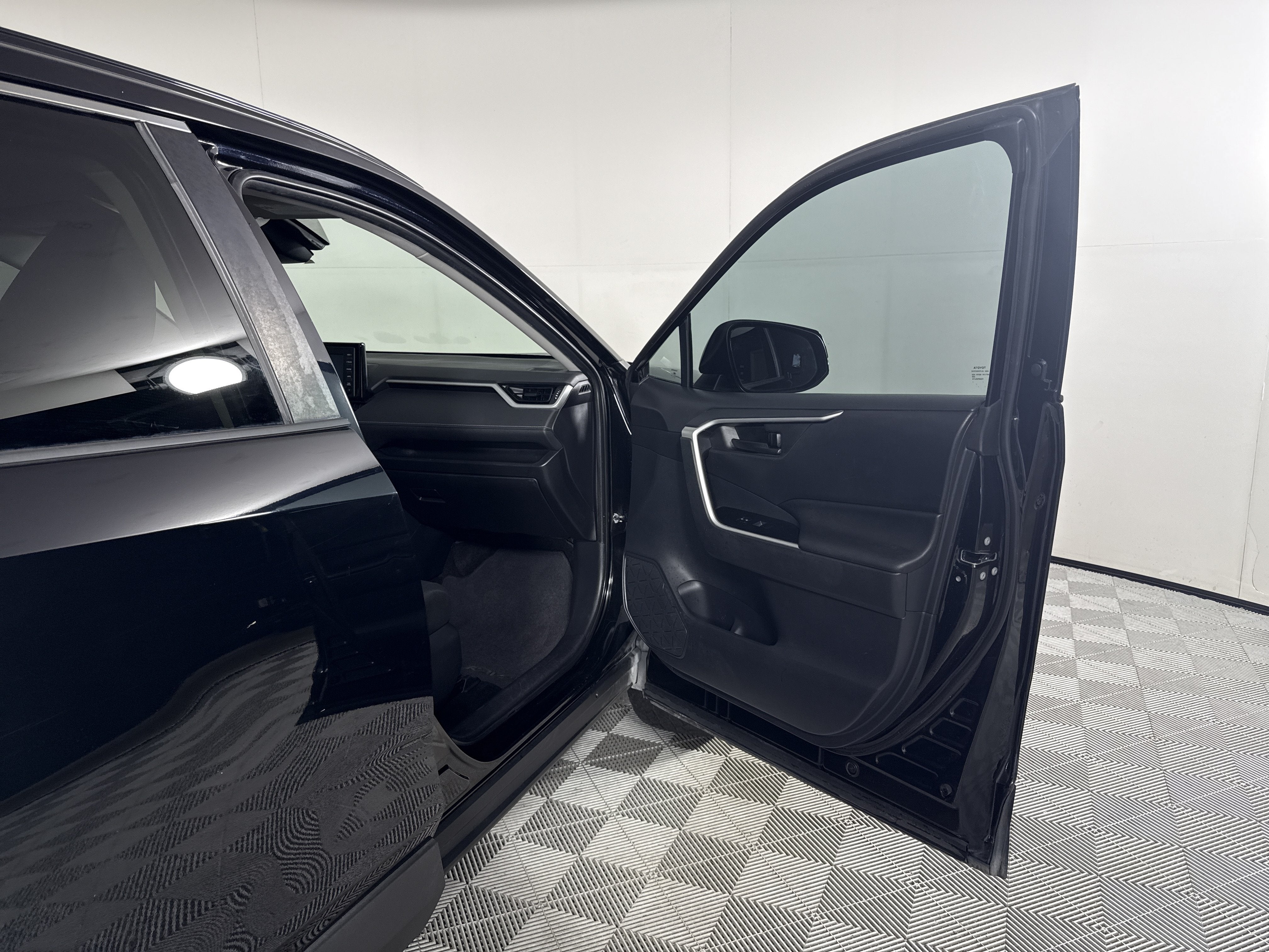 2019 Toyota RAV4 Hybrid LE