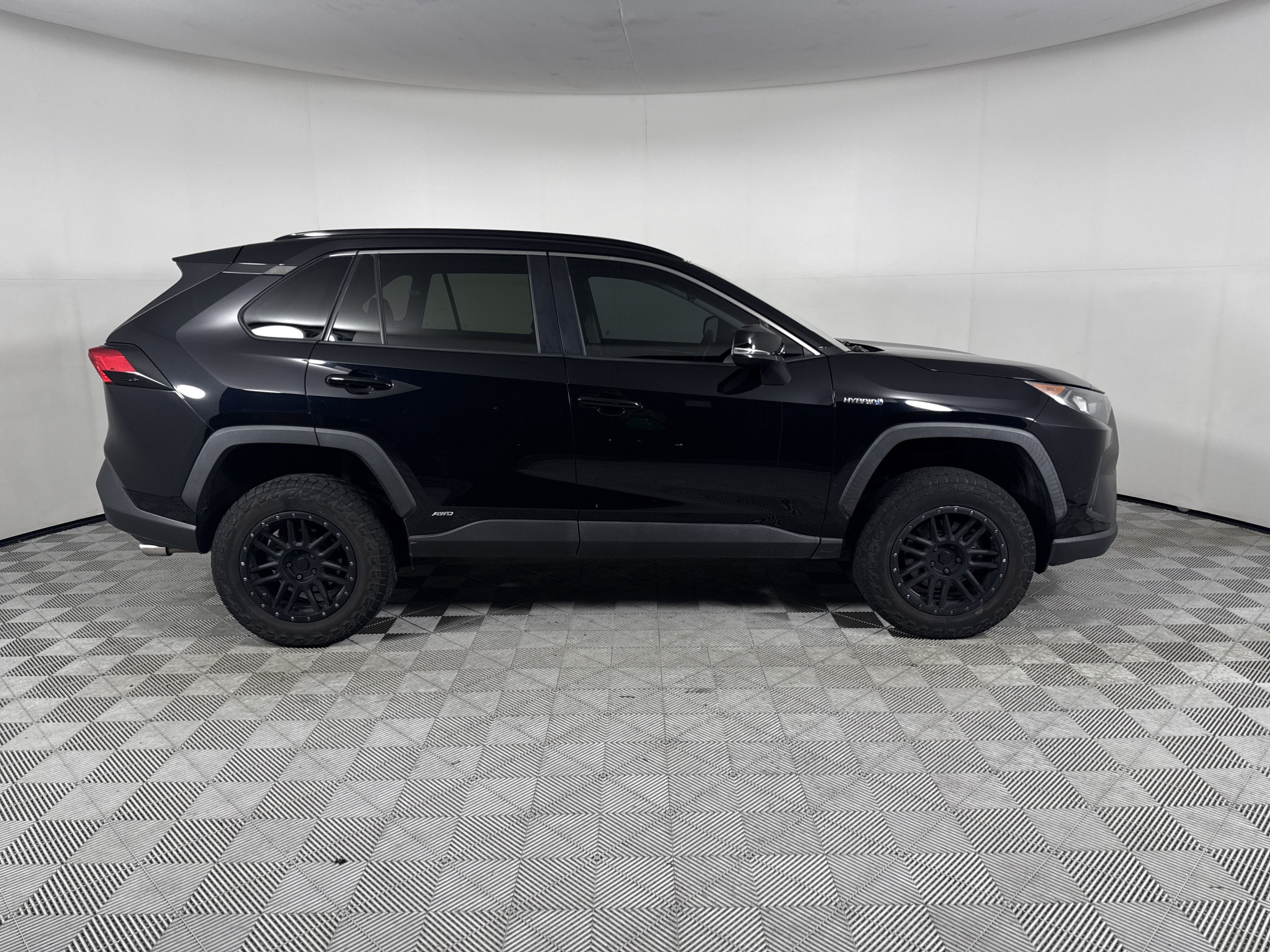 2019 Toyota RAV4 Hybrid LE