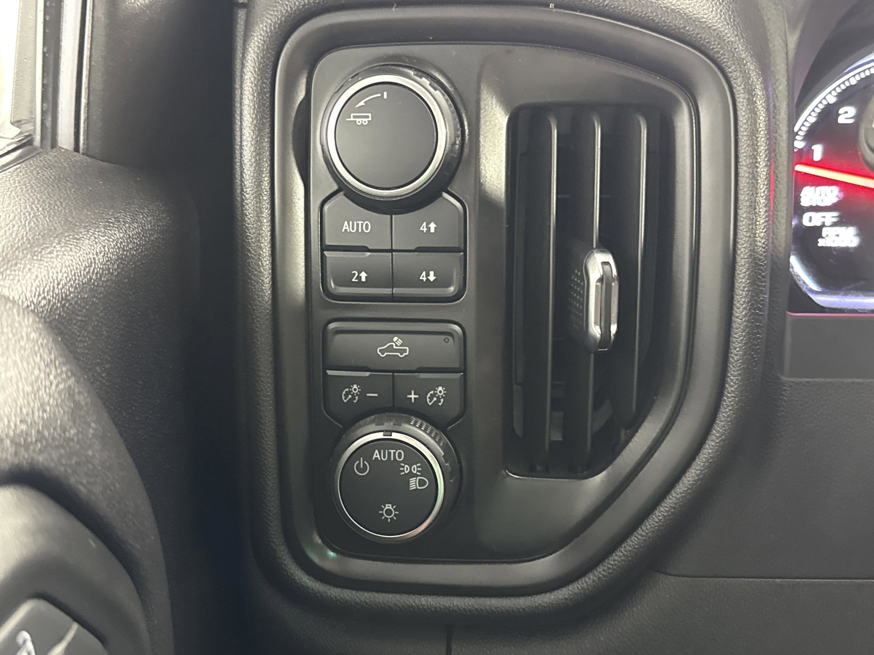 2023 Chevrolet Silverado 1500 Custom Trail Boss