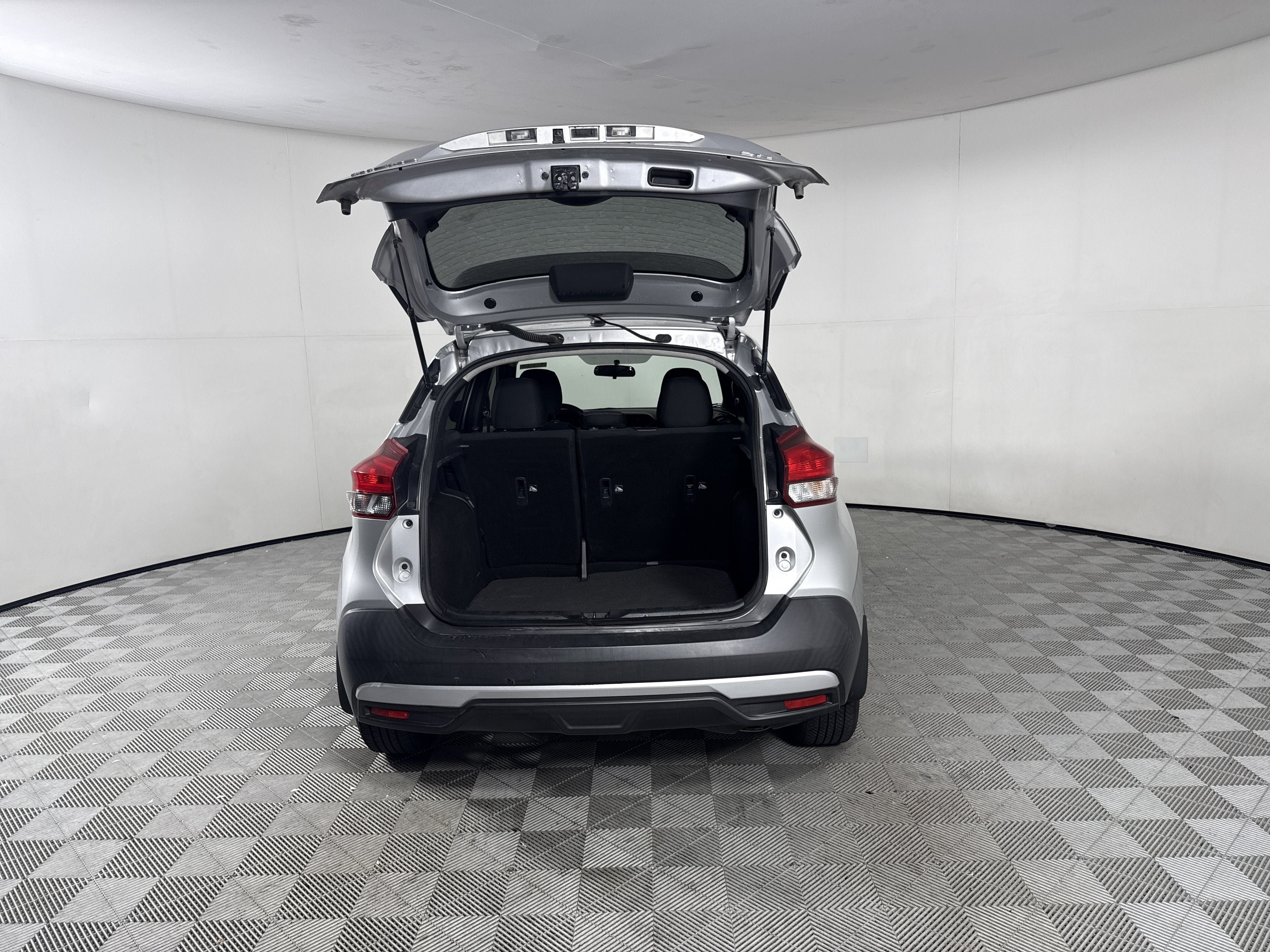 2019 Nissan Kicks SR