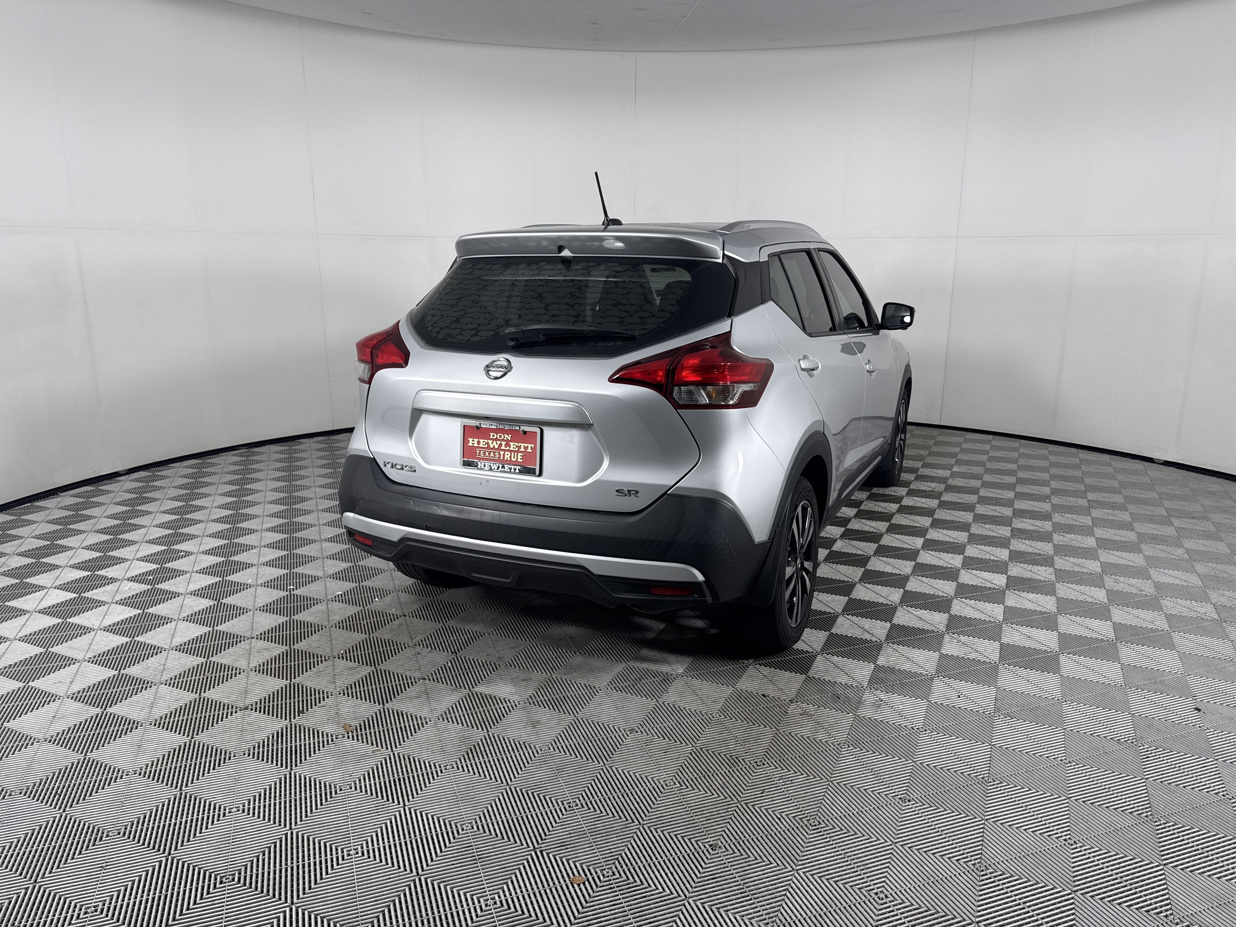 2019 Nissan Kicks SR