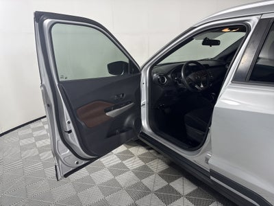 2019 Nissan Kicks SR