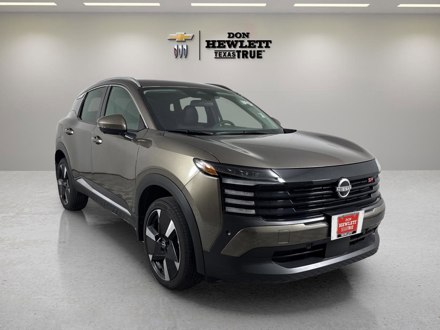 2025 Nissan Kicks SR