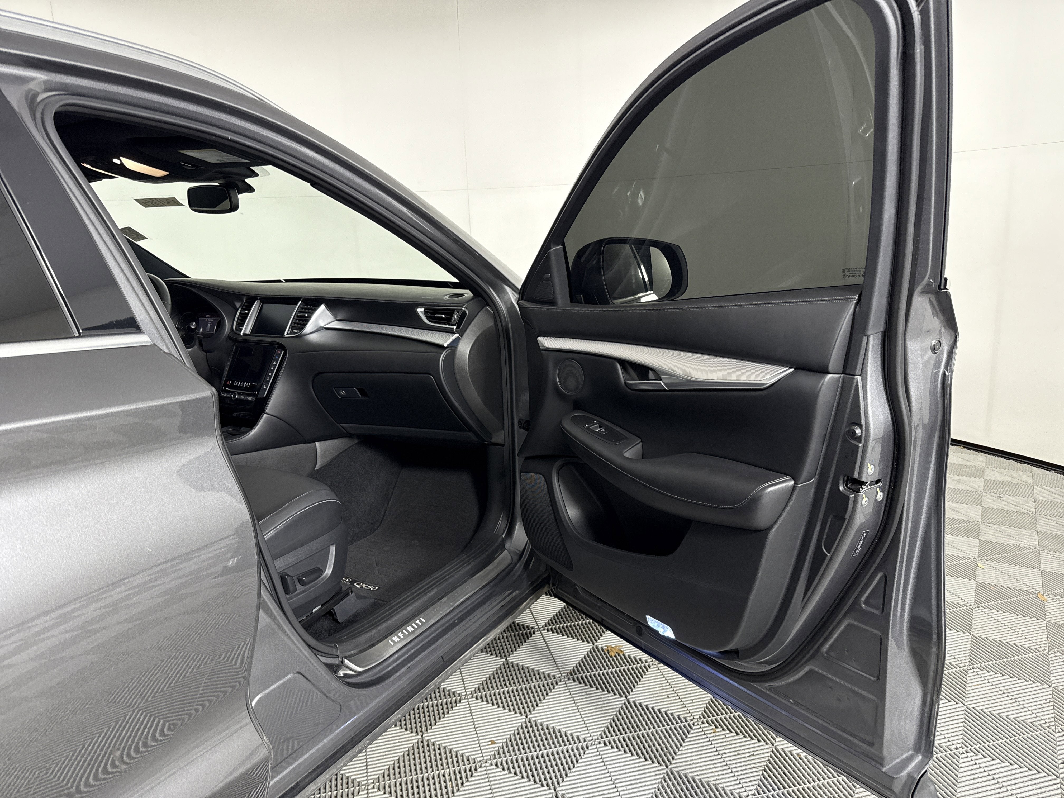 2021 INFINITI QX50 LUXE