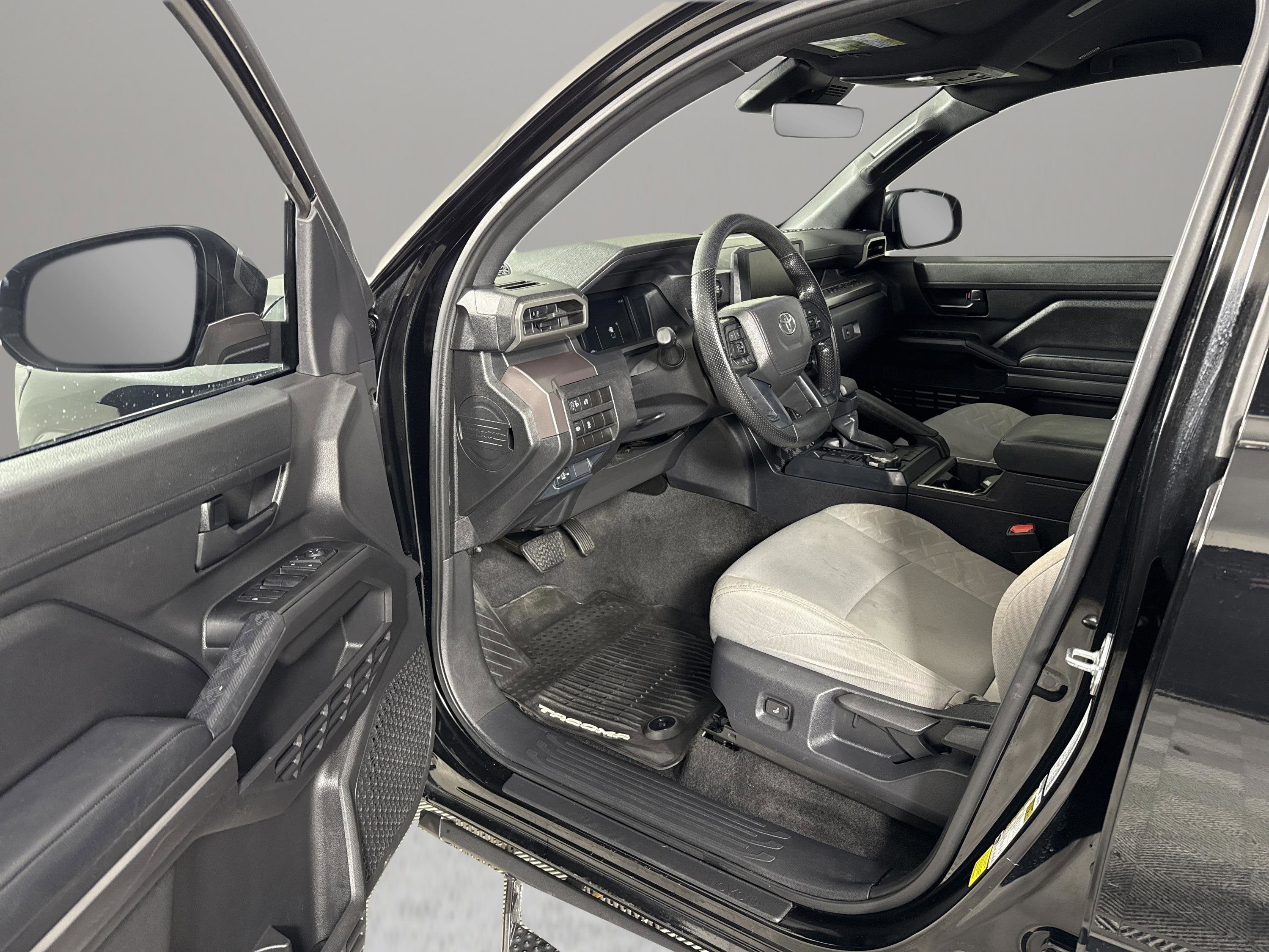 2025 Toyota Tacoma 4WD SR5